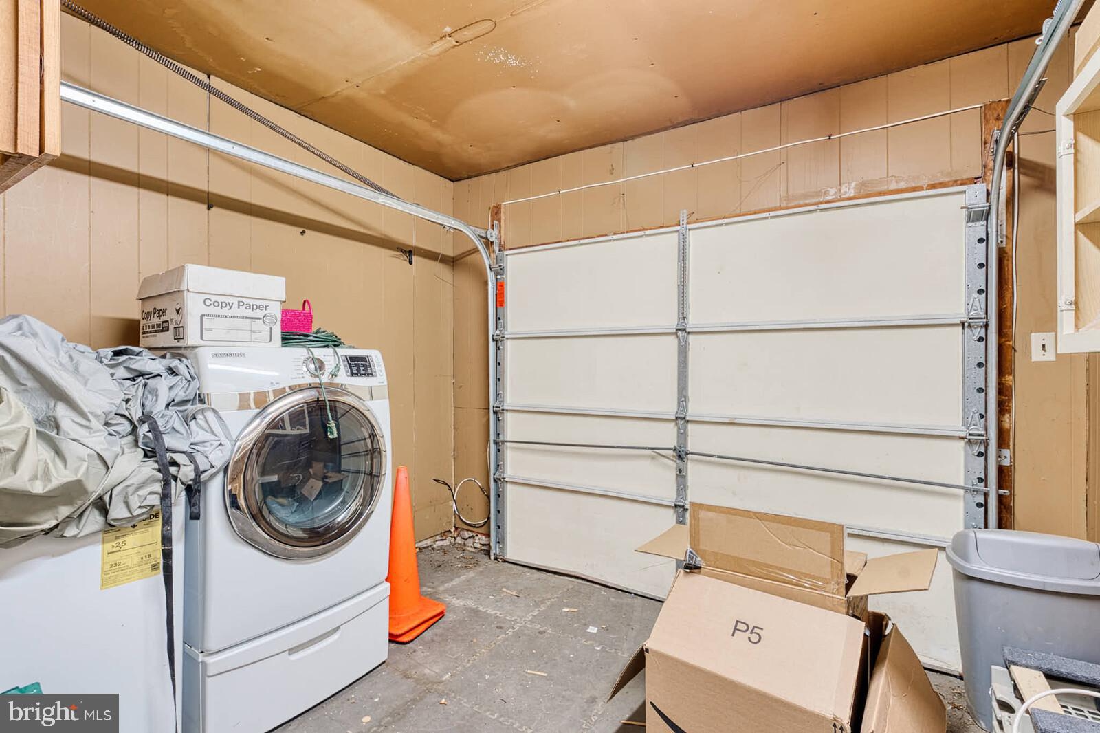 FOUR SEASONS - Residential