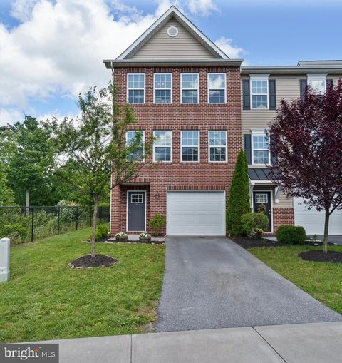 35 SAVAGE COURT FALLING WATERS WV 25419