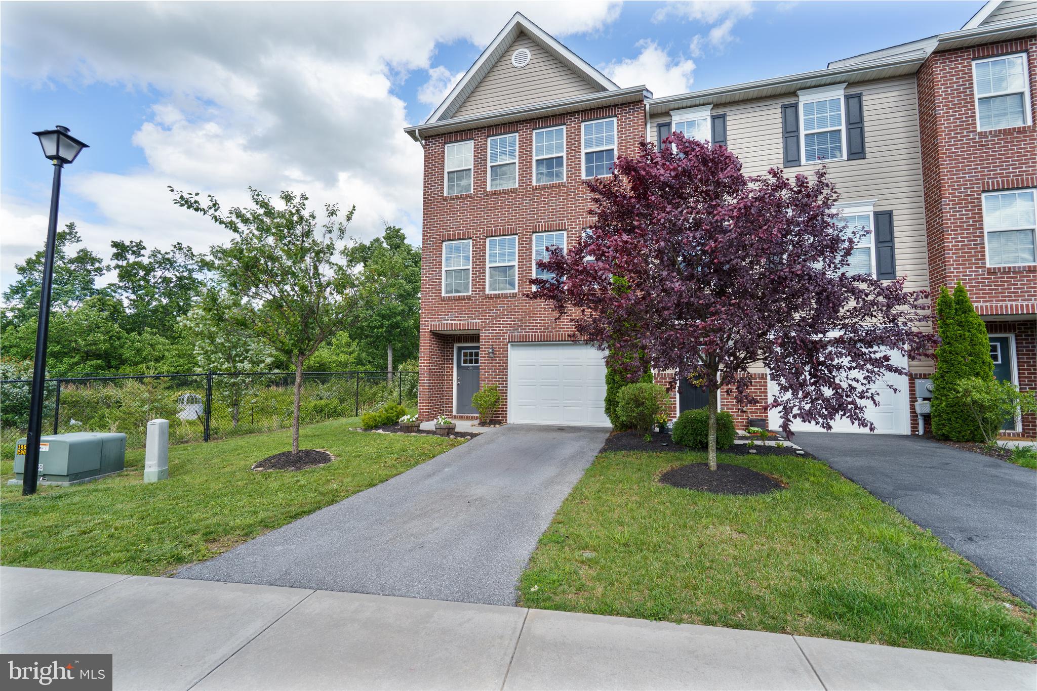 BROOKFIELD - Residential