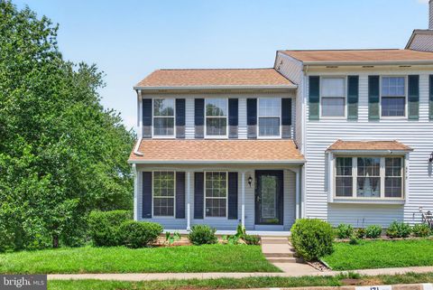 Photo of 6920 Hovingham Court, CENTREVILLE, VA 20121 (MLS # VAFX2328848)
