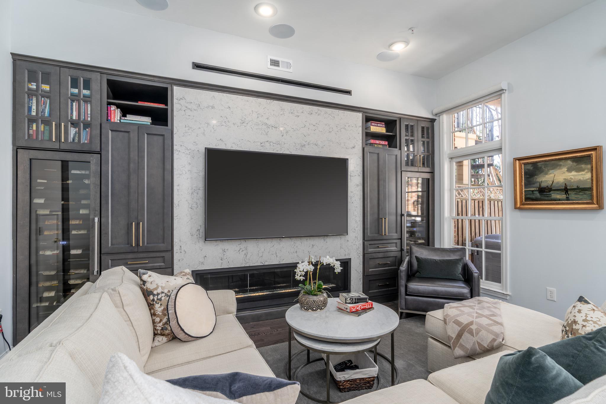 HILLANDALE - Residential