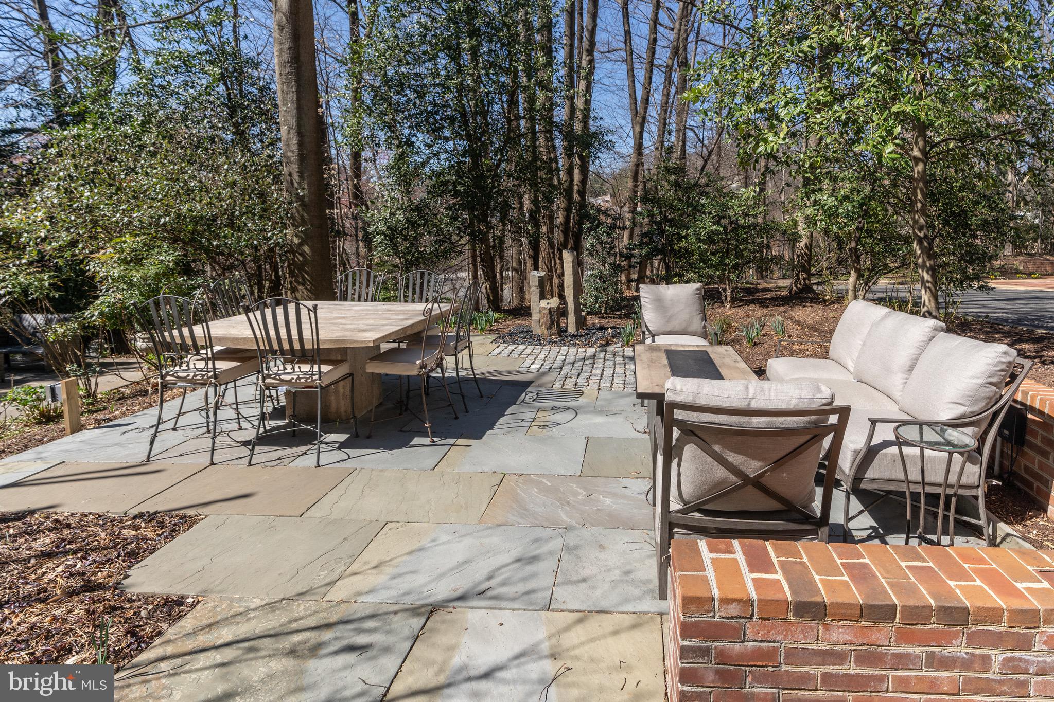 HILLANDALE - Residential