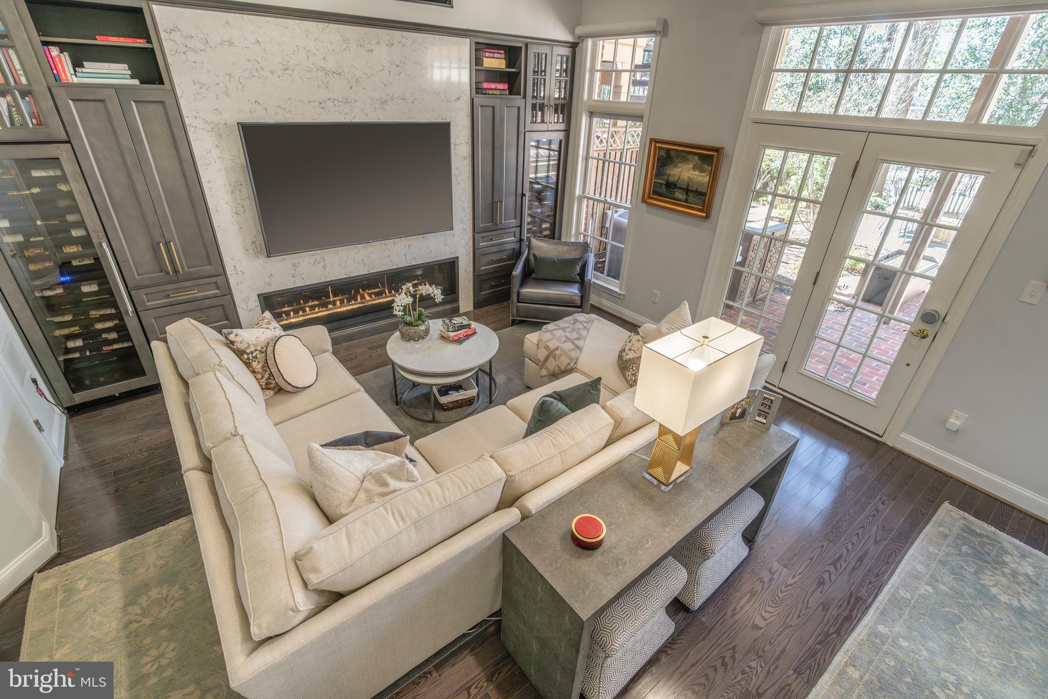 HILLANDALE - Residential