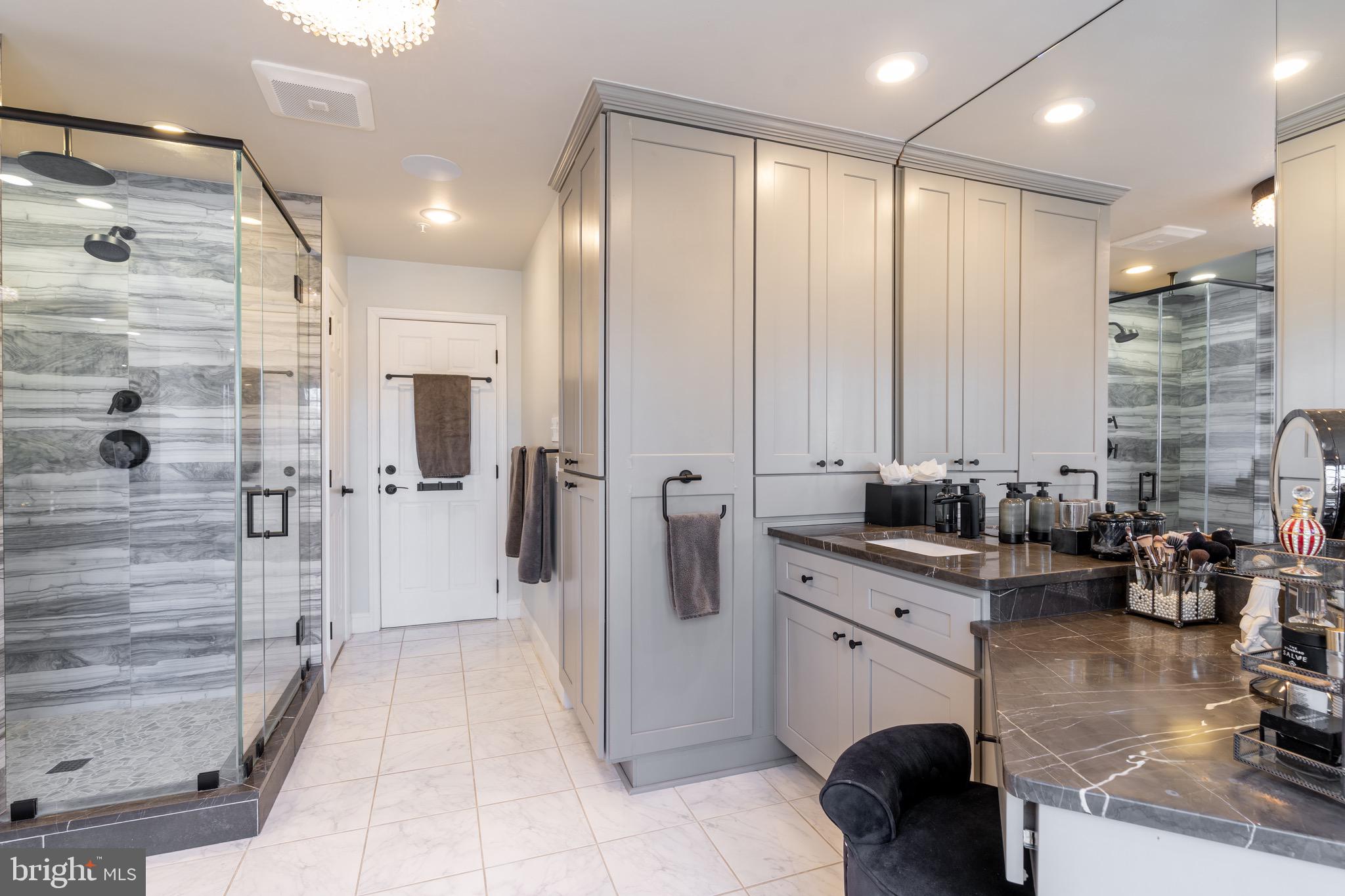 HILLANDALE - Residential