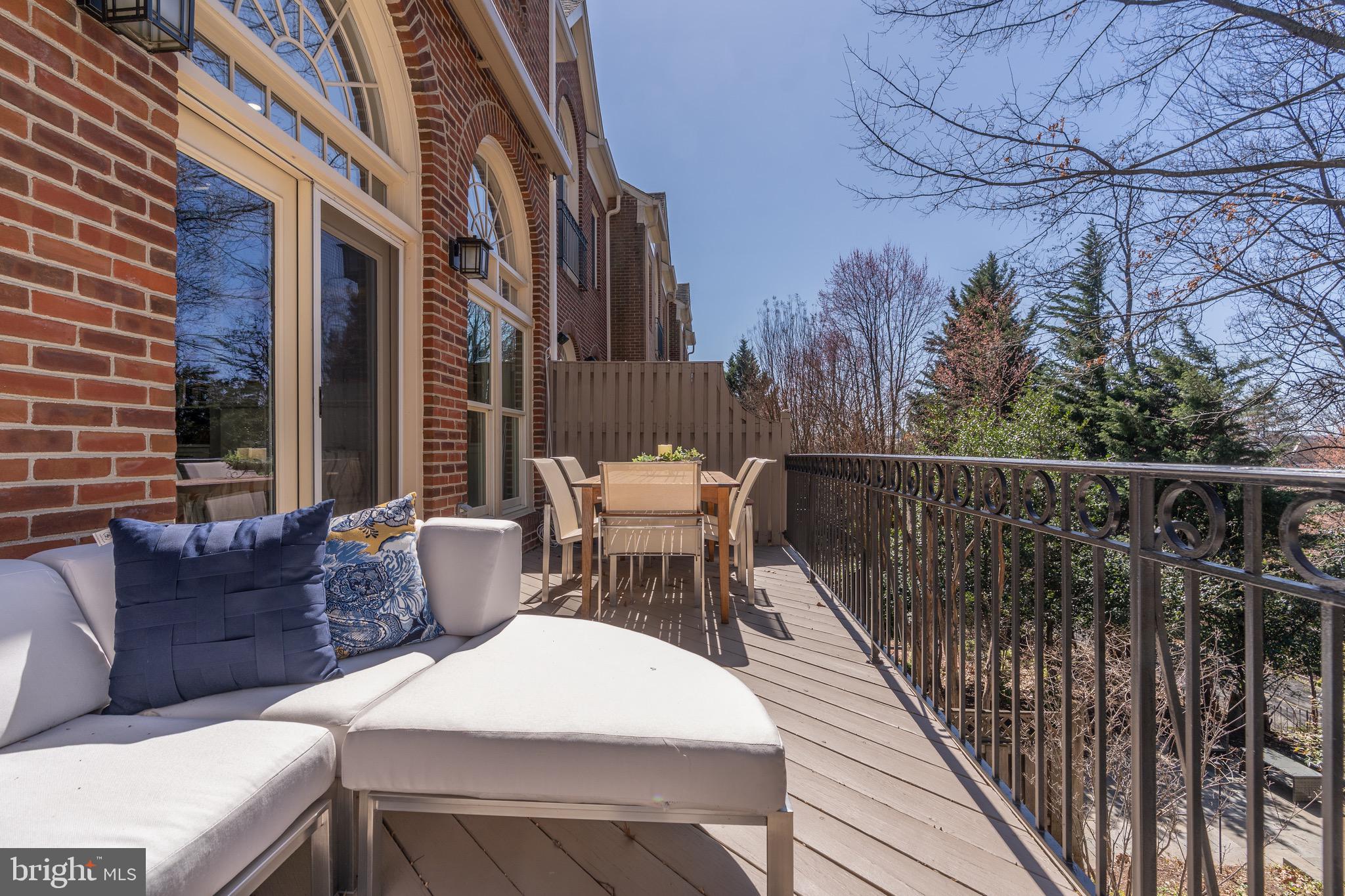 HILLANDALE - Residential