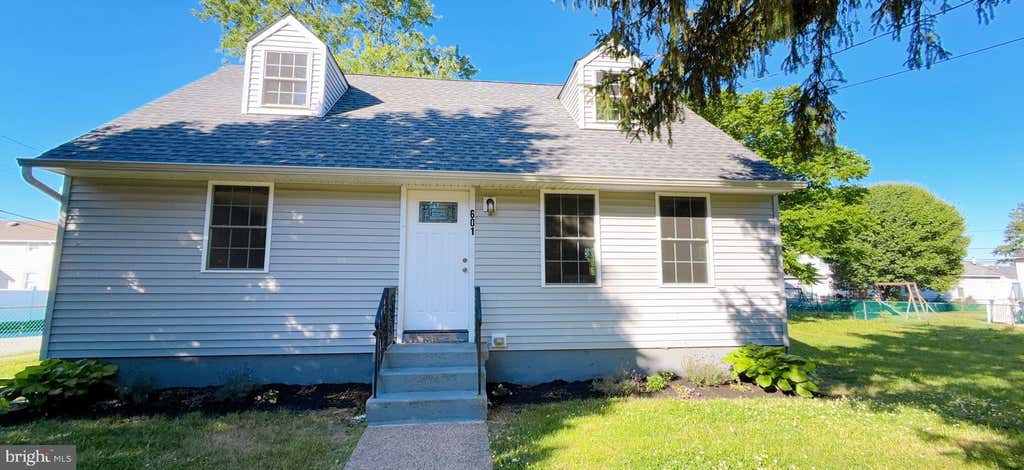 Photo of 601 Uhler Avenue, BURLINGTON, NJ 08016 (MLS # NJBL2112816)