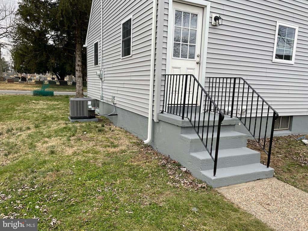 Photo of 601 Uhler Avenue, BURLINGTON, NJ 08016 (MLS # NJBL2112816)
