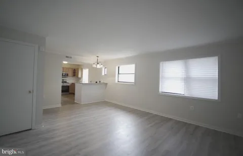 MLS: DCDC2271196