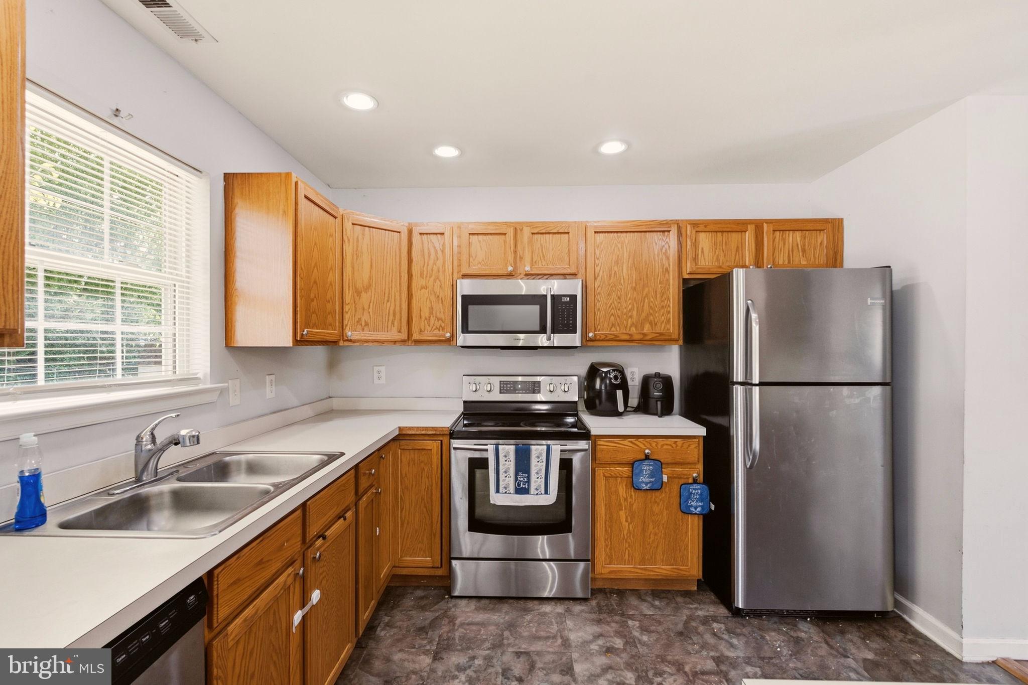 44 N EMBER DRIVE