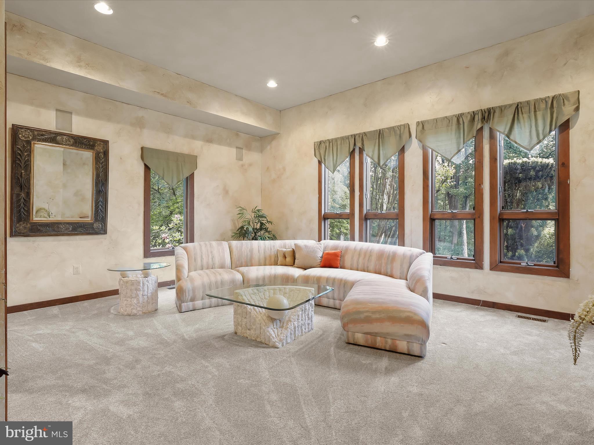 RIDGEWOOD - Residential