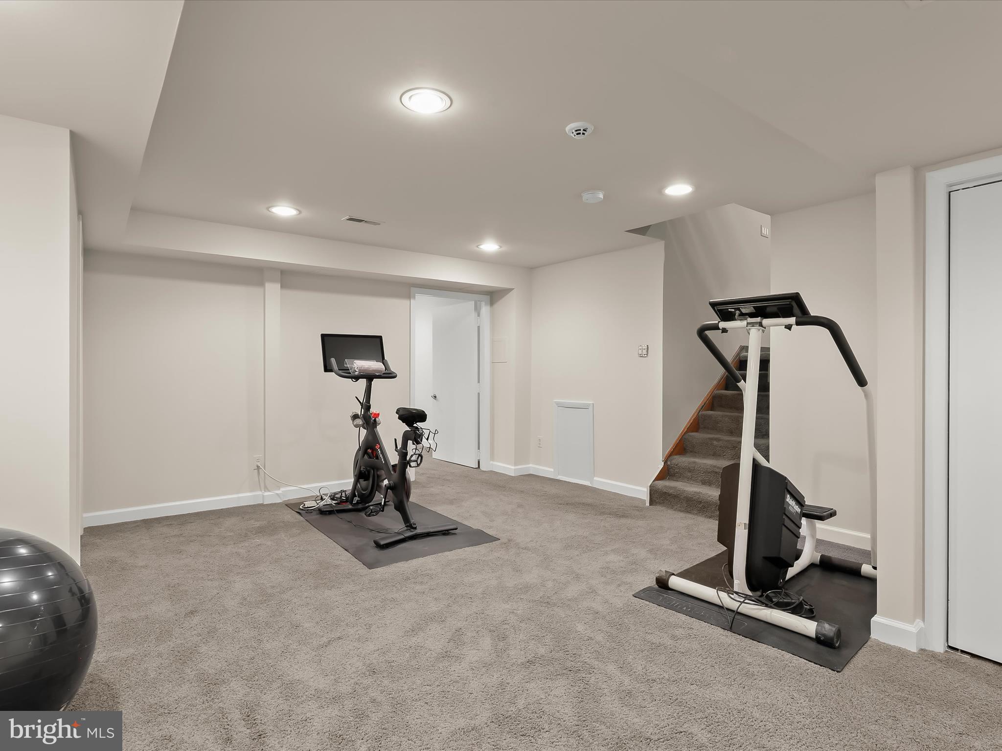 RIDGEWOOD - Residential