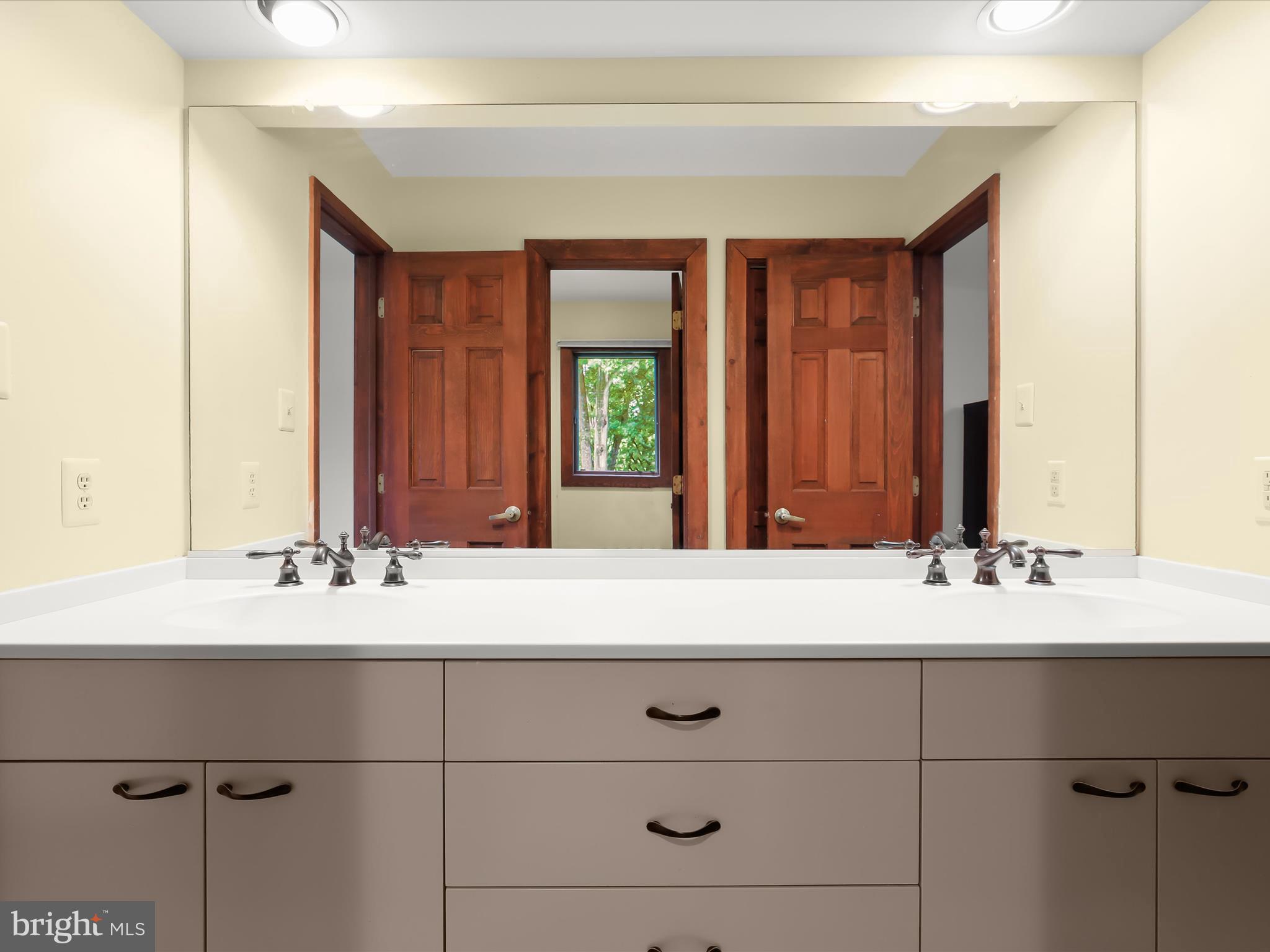 RIDGEWOOD - Residential