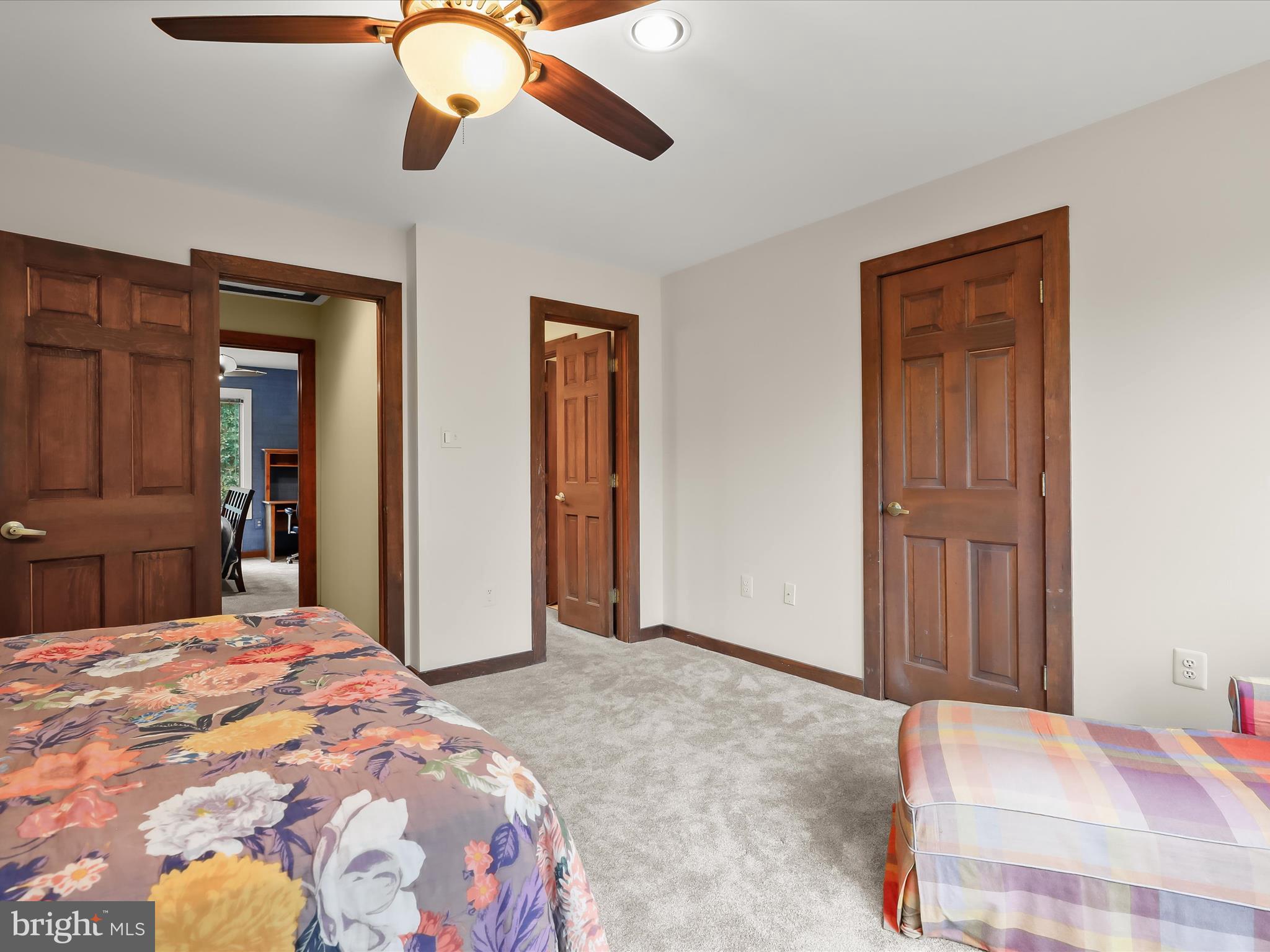 RIDGEWOOD - Residential