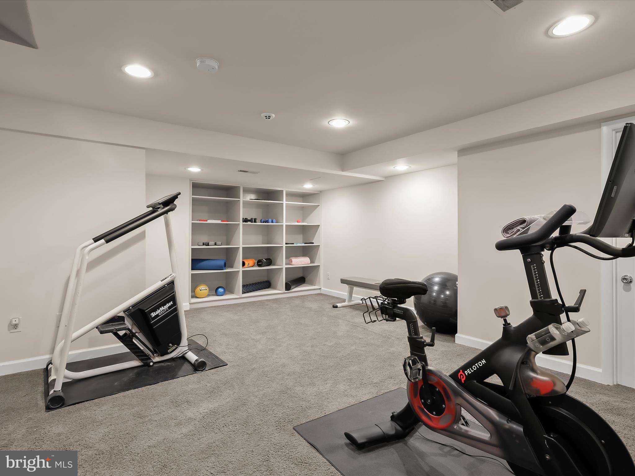 RIDGEWOOD - Residential