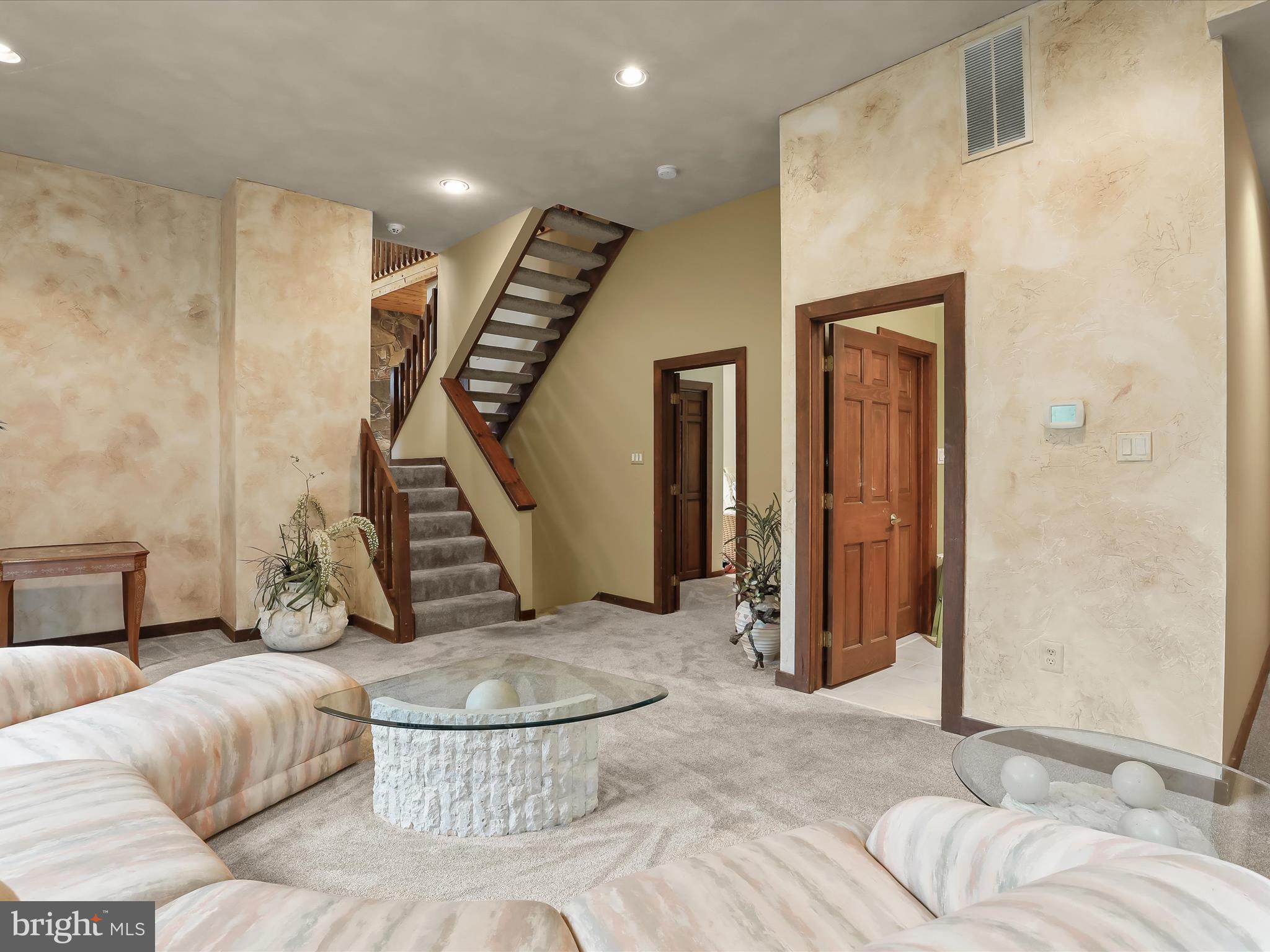 RIDGEWOOD - Residential