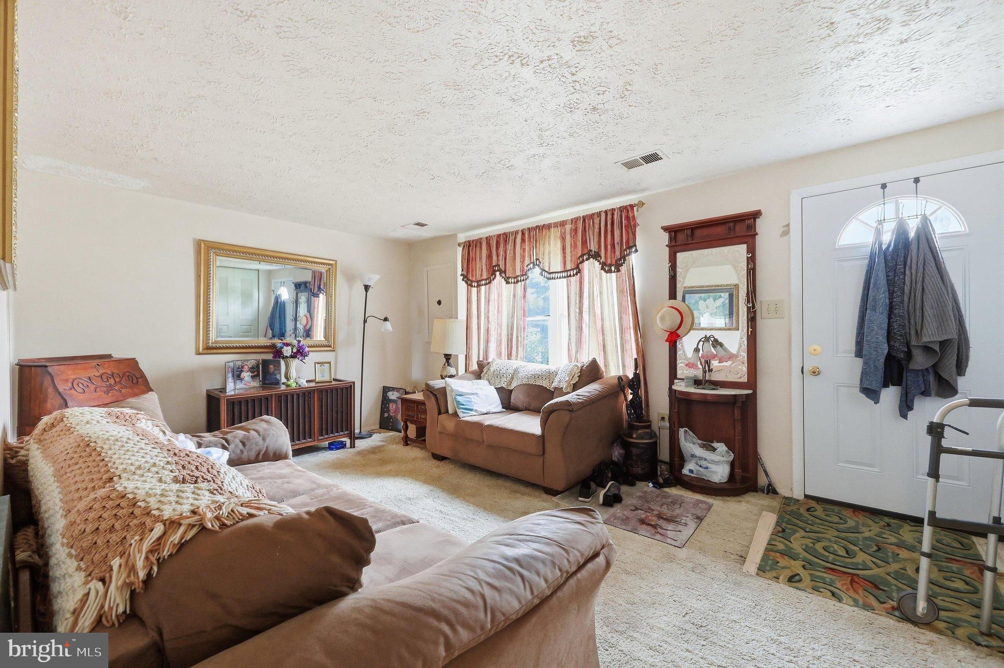 6612 PEBBLE COURT