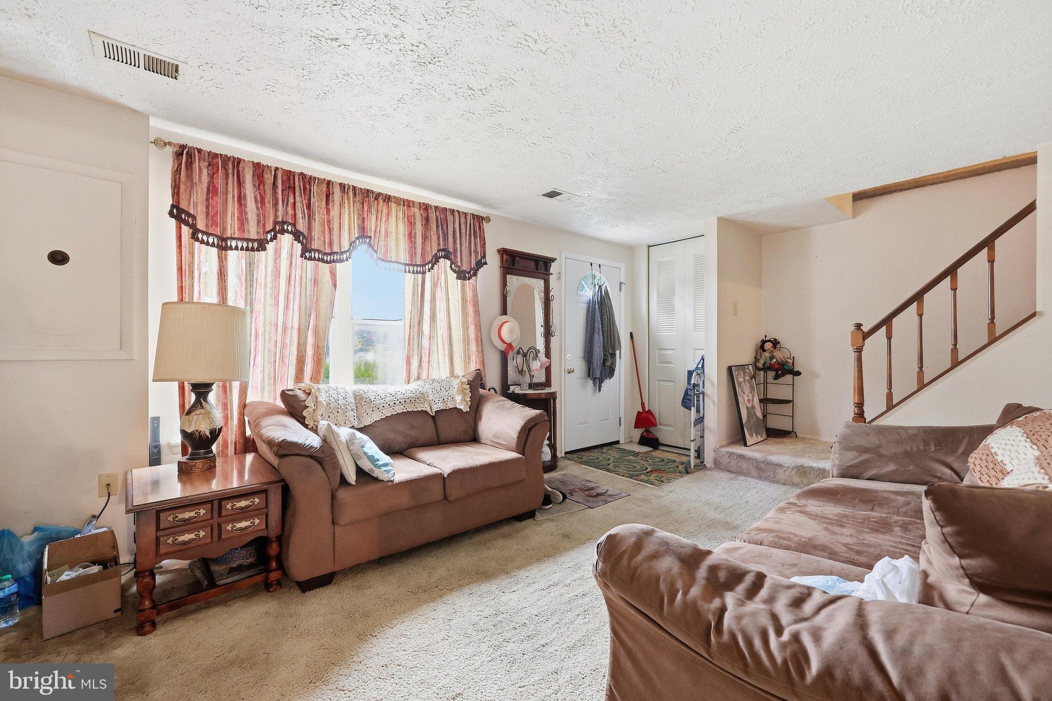 6612 PEBBLE COURT