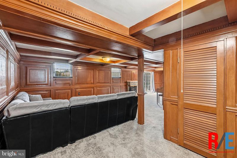 MILLERSVILLE - Residential