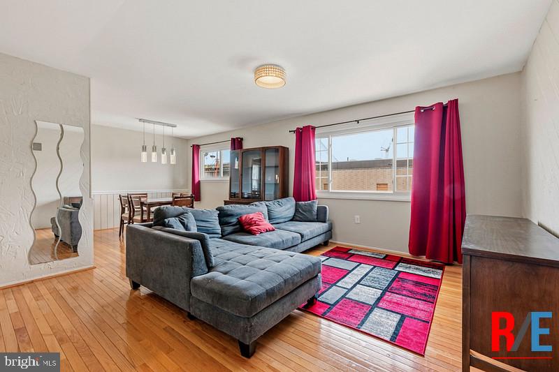 MILLERSVILLE - Residential