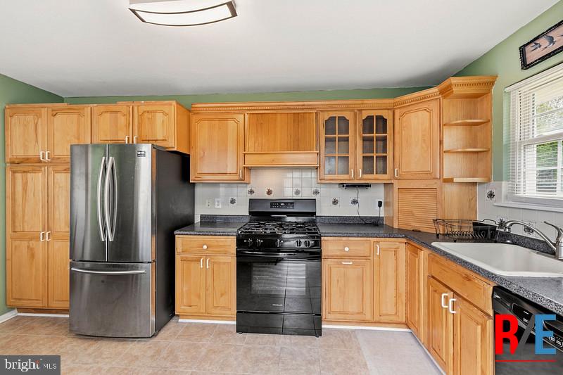 MILLERSVILLE - Residential