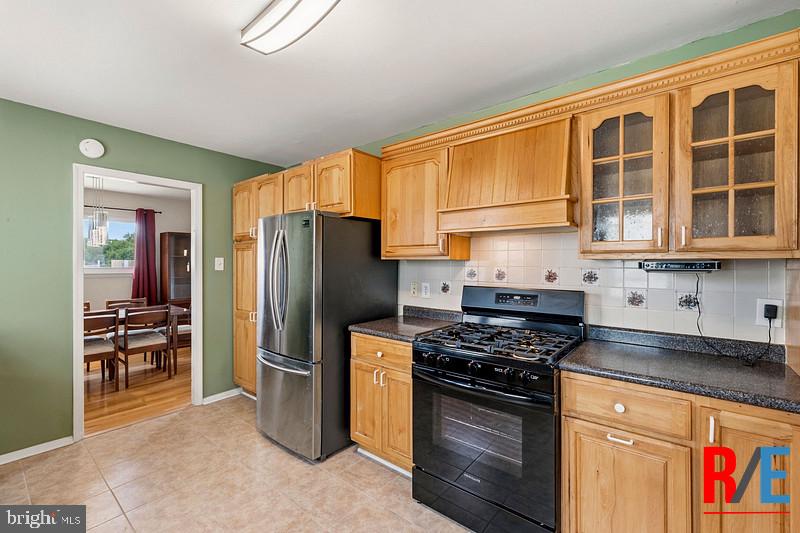 MILLERSVILLE - Residential