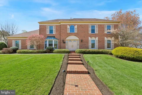 1811 Beacon Hill Drive, Dresher, PA MLS: PAMC2134256