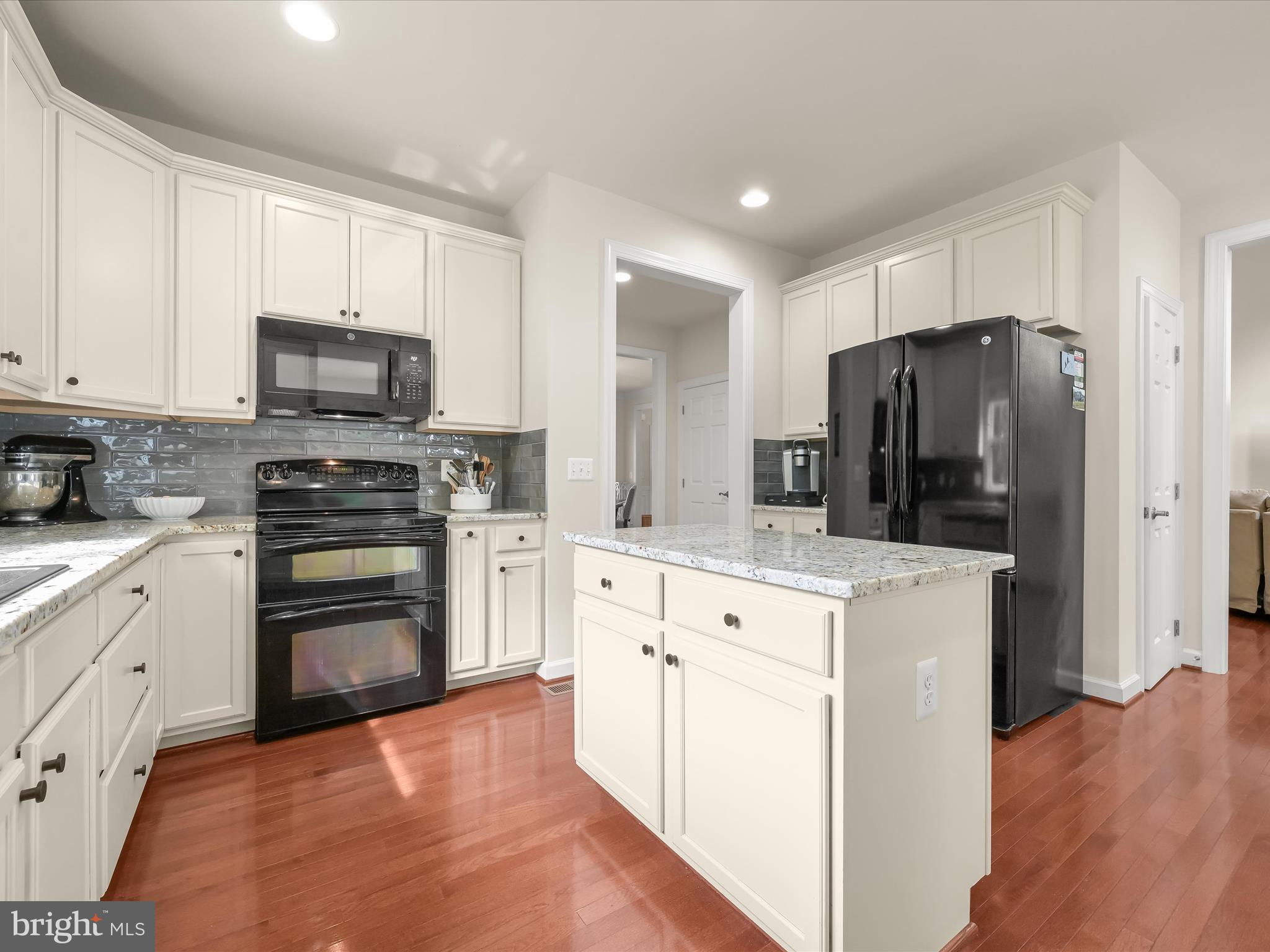 NICOLE HAVEN - Residential