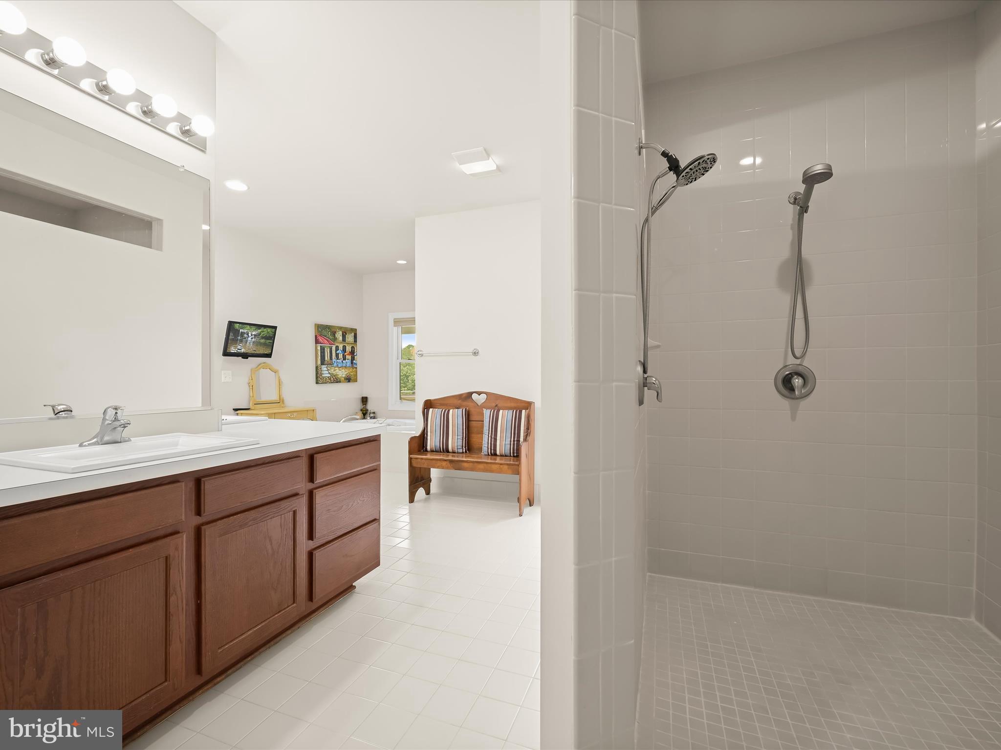 NICOLE HAVEN - Residential