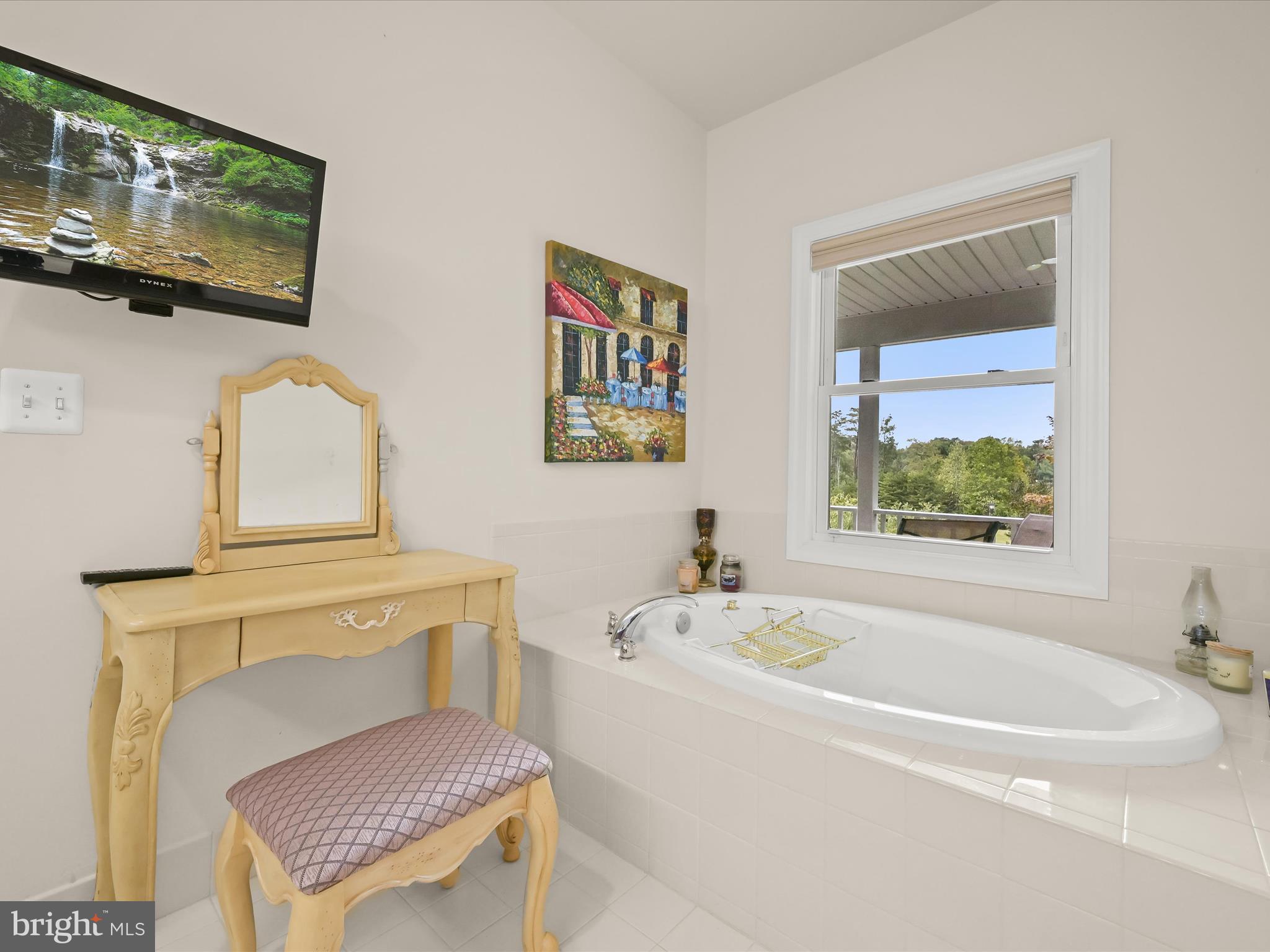 NICOLE HAVEN - Residential