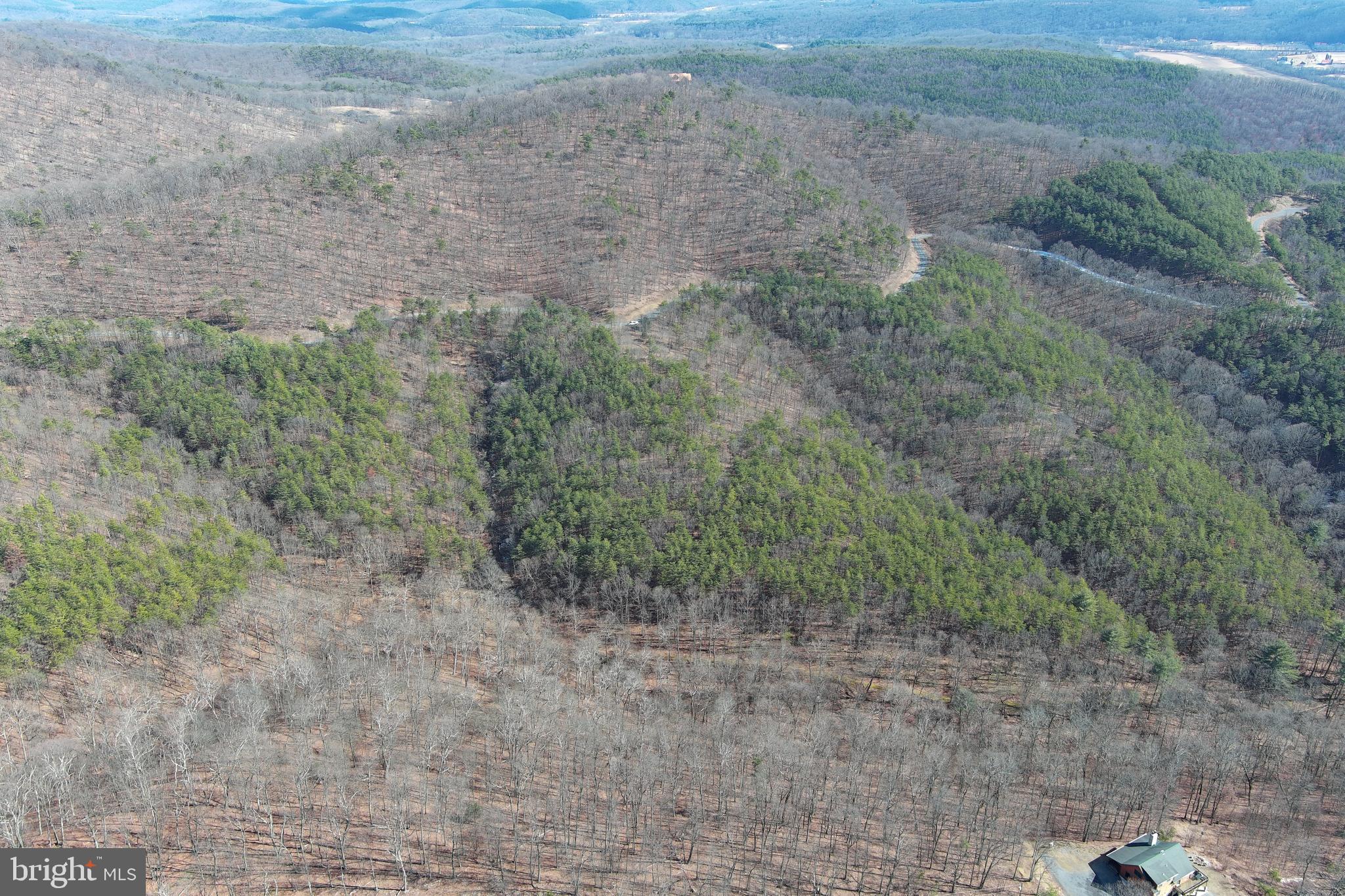 BLUFFS ON THE POTOMAC - Land