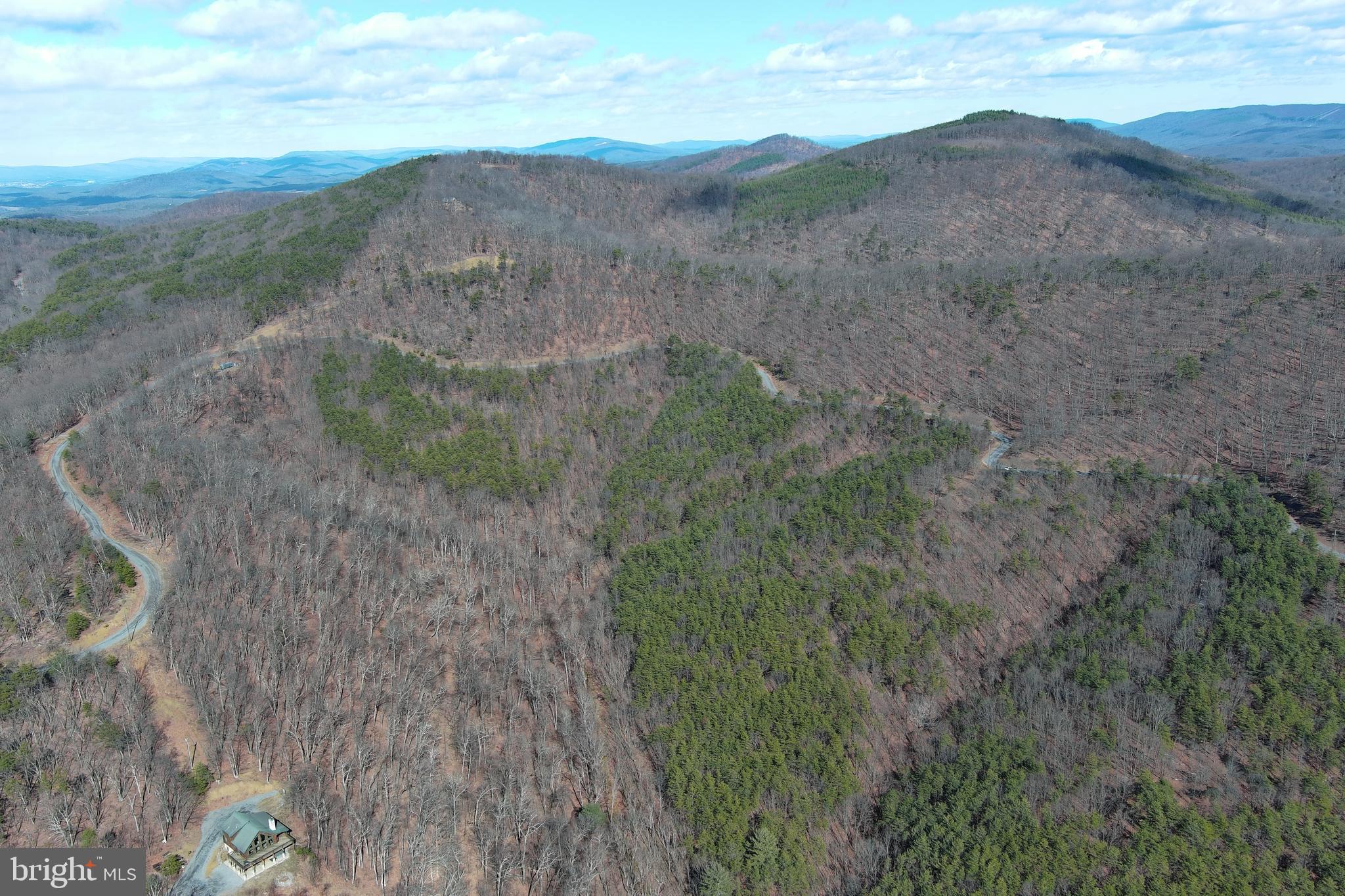 BLUFFS ON THE POTOMAC - Land
