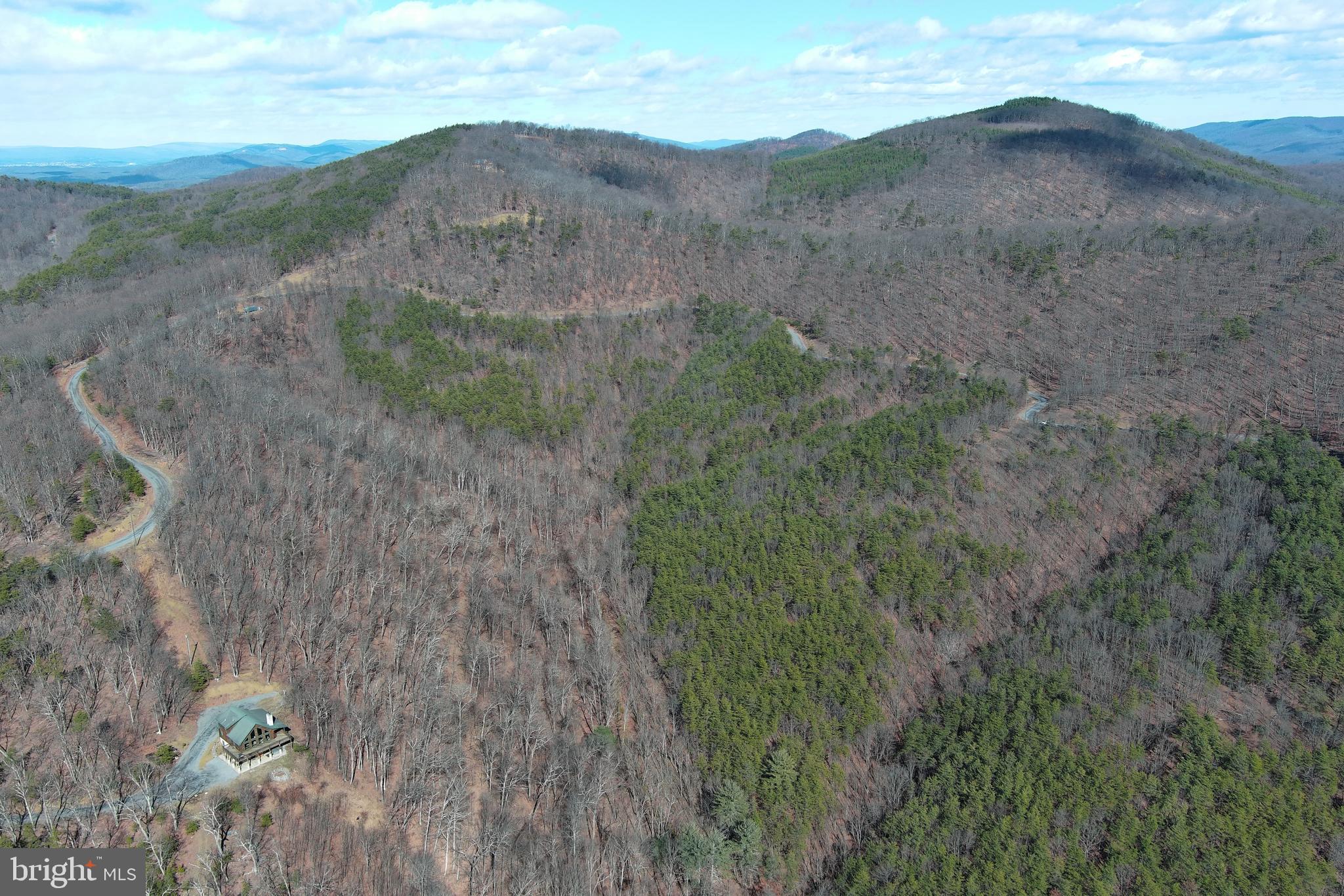 BLUFFS ON THE POTOMAC - Land