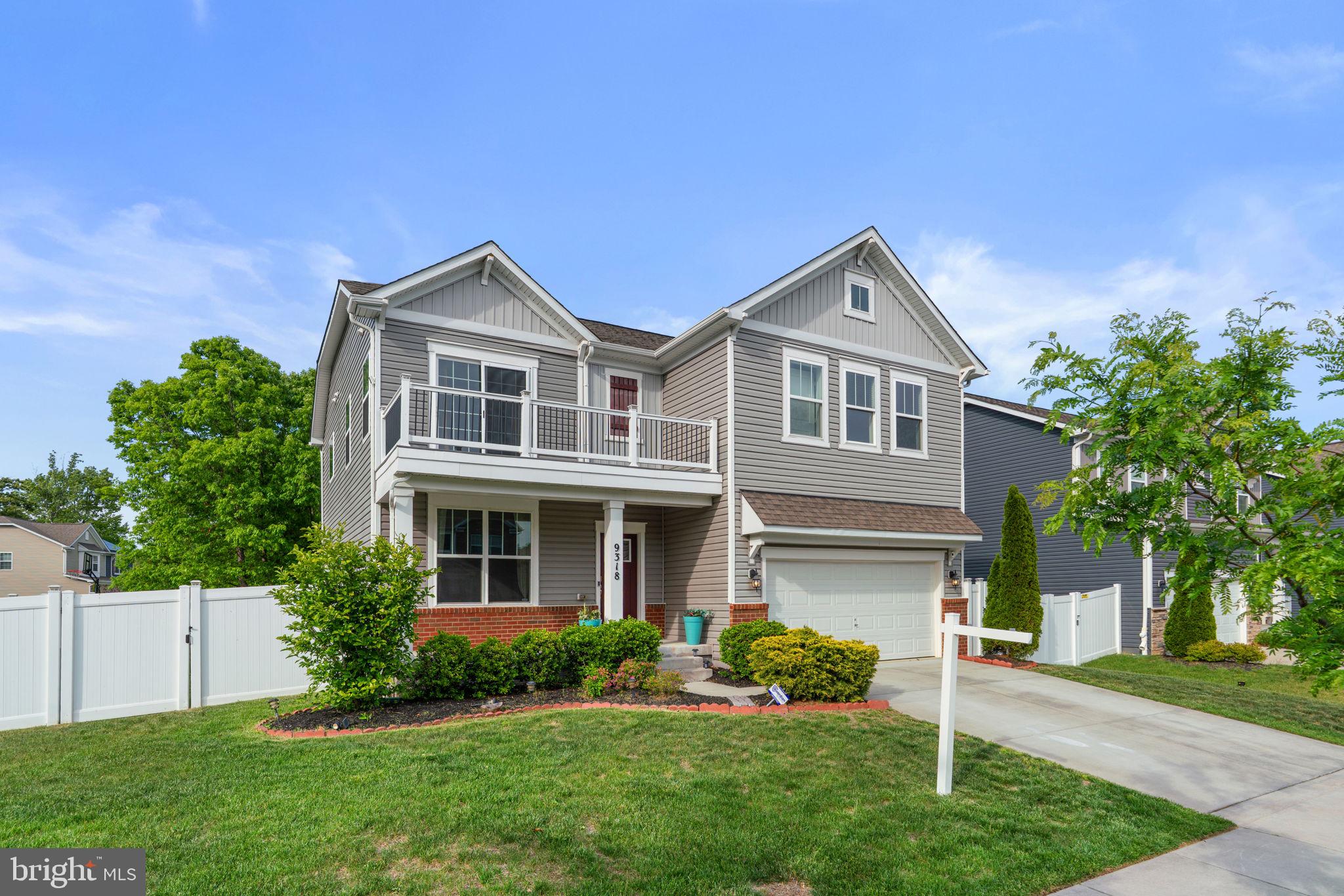 HONEYSUCKLE RIDGE - Residential