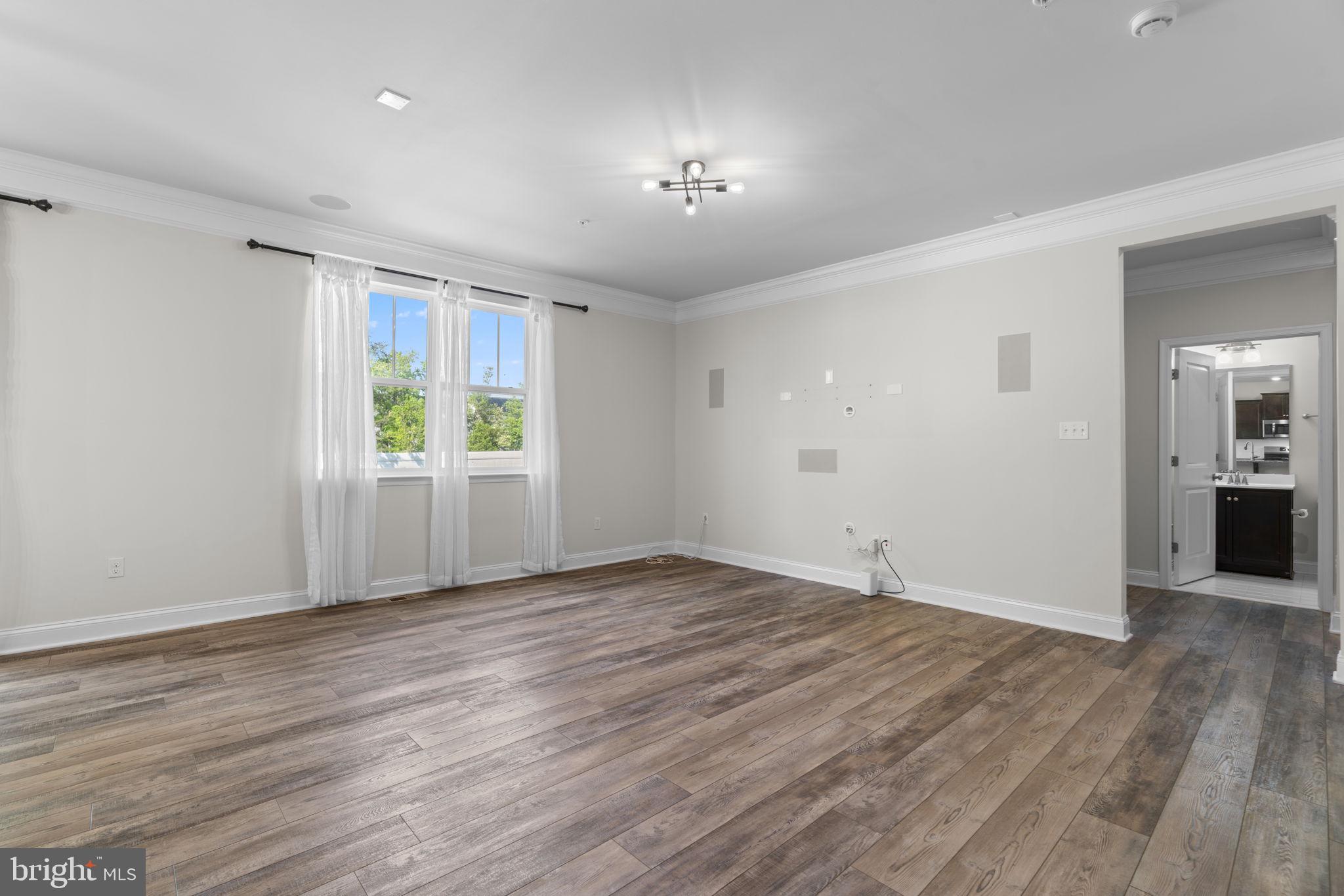 HONEYSUCKLE RIDGE - Residential
