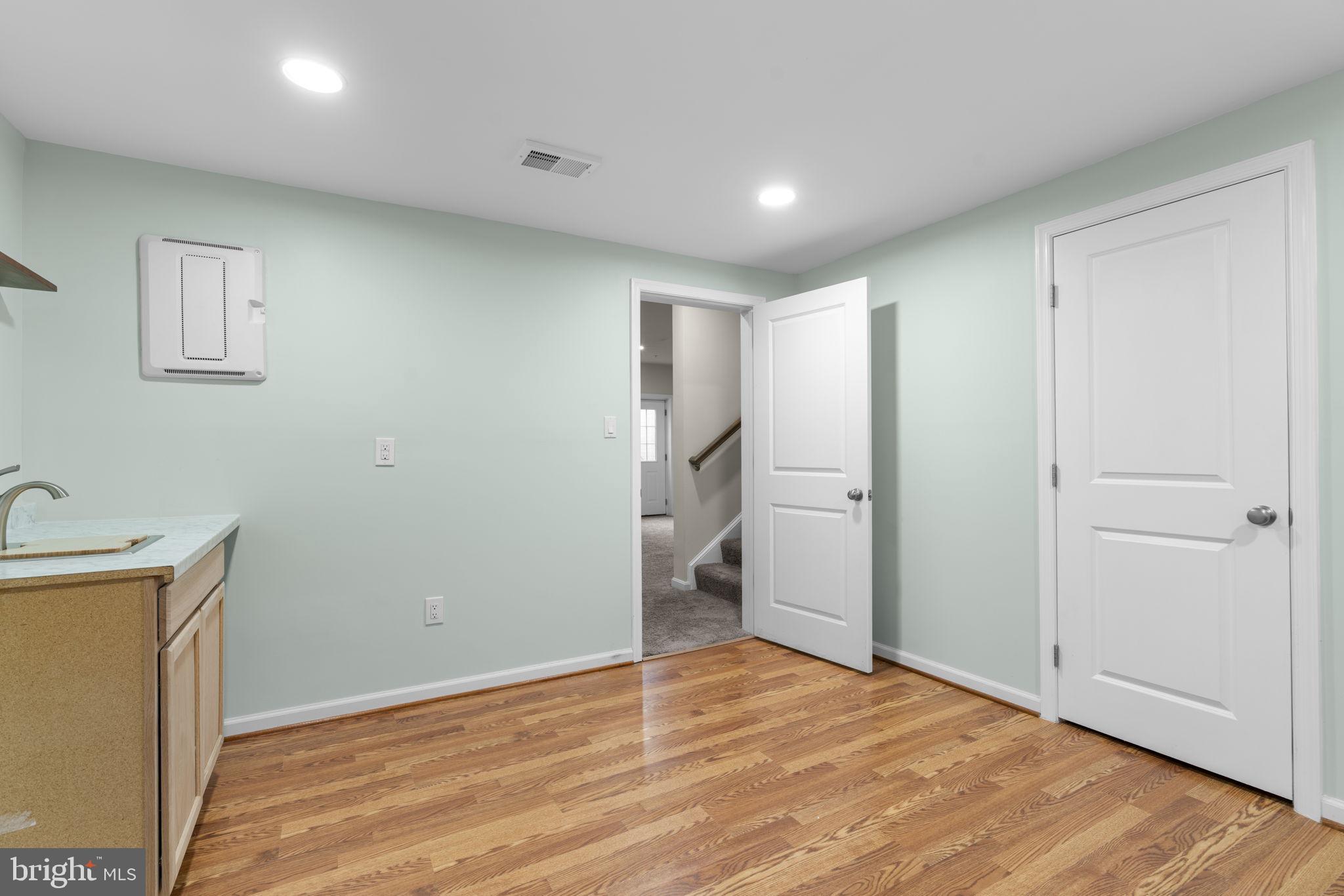 HONEYSUCKLE RIDGE - Residential