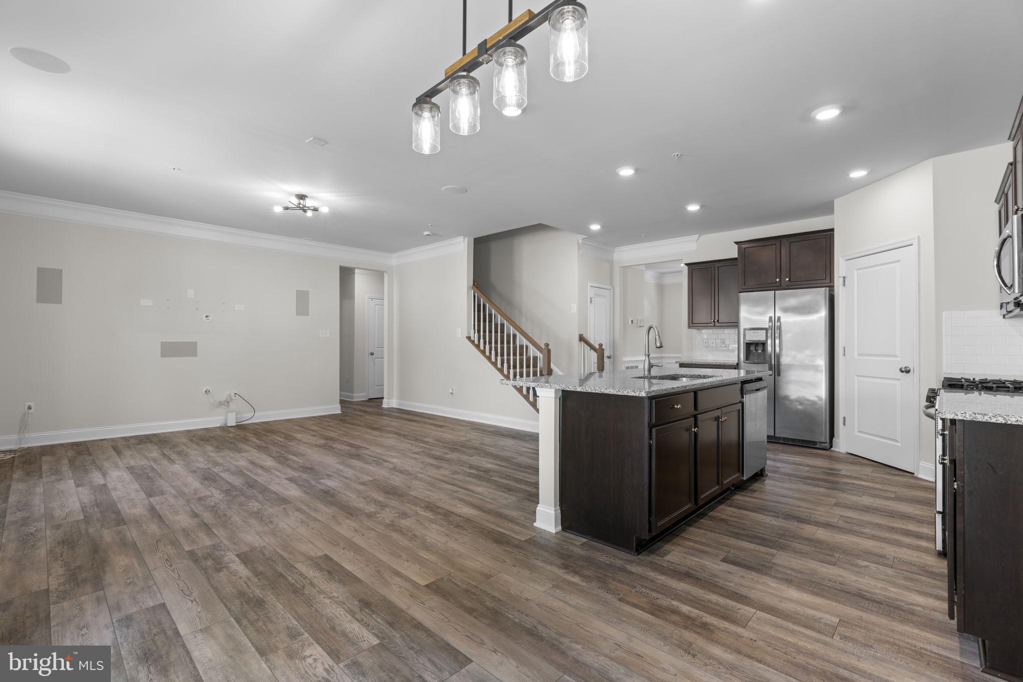 HONEYSUCKLE RIDGE - Residential