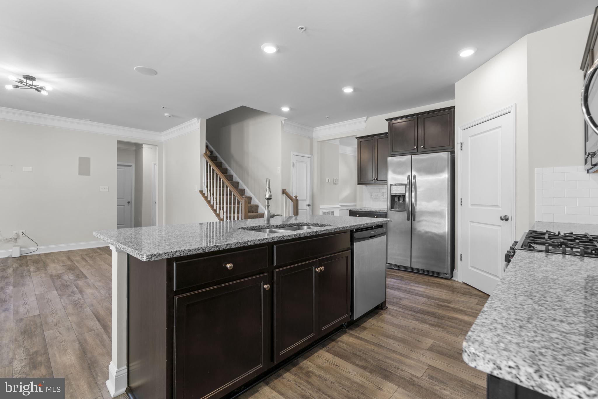 HONEYSUCKLE RIDGE - Residential