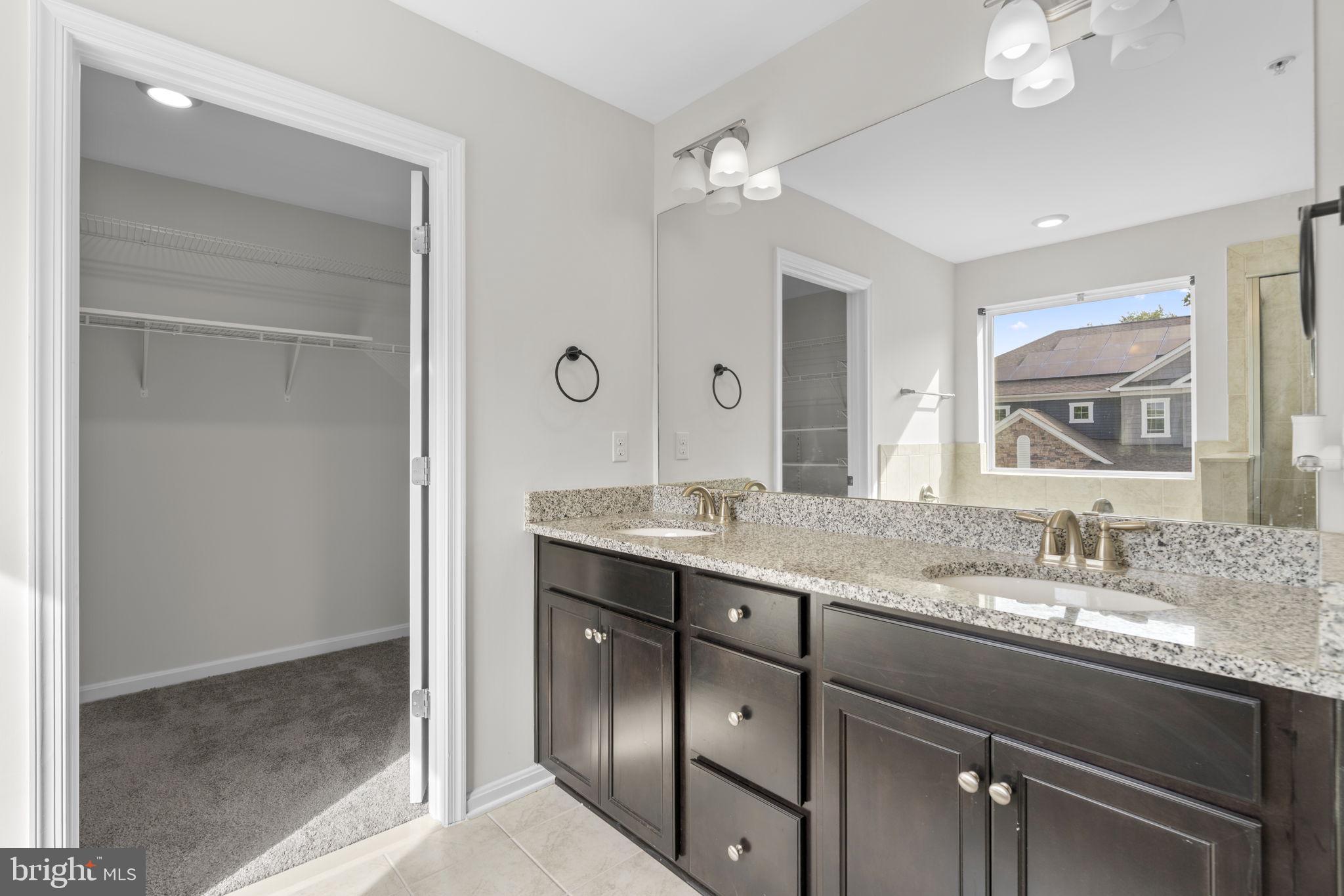 HONEYSUCKLE RIDGE - Residential