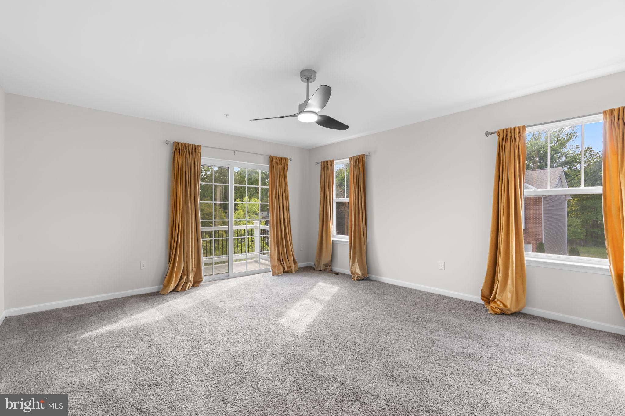 HONEYSUCKLE RIDGE - Residential