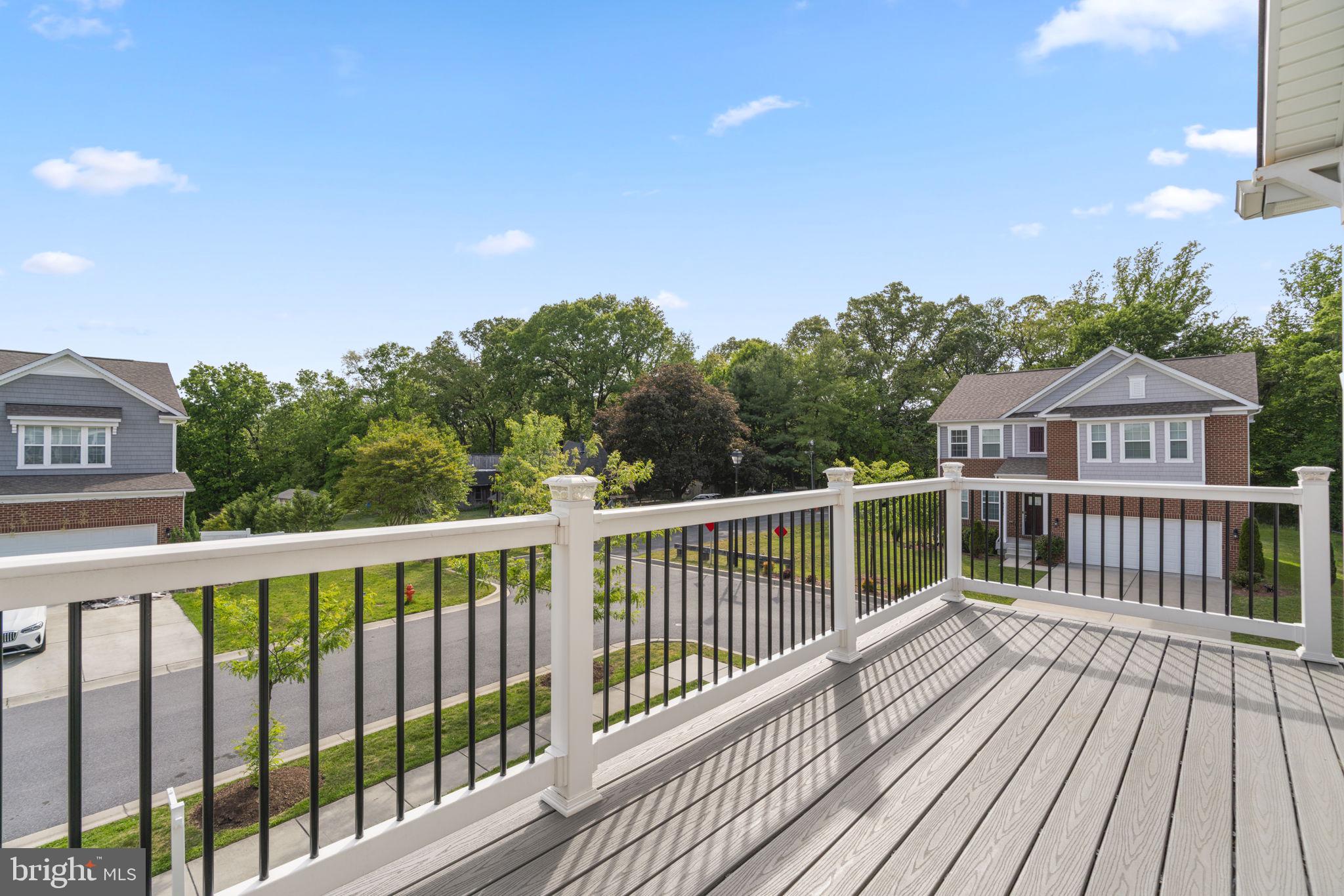 HONEYSUCKLE RIDGE - Residential