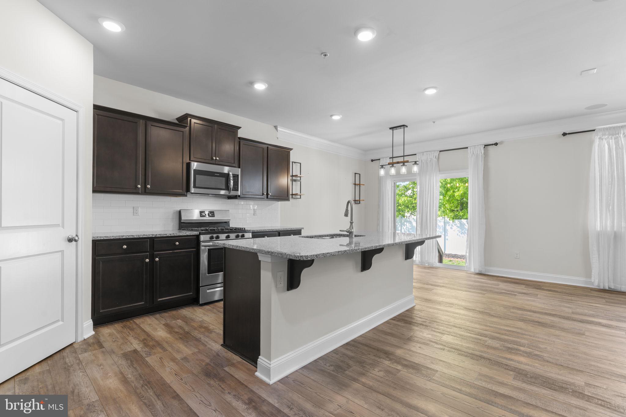 HONEYSUCKLE RIDGE - Residential