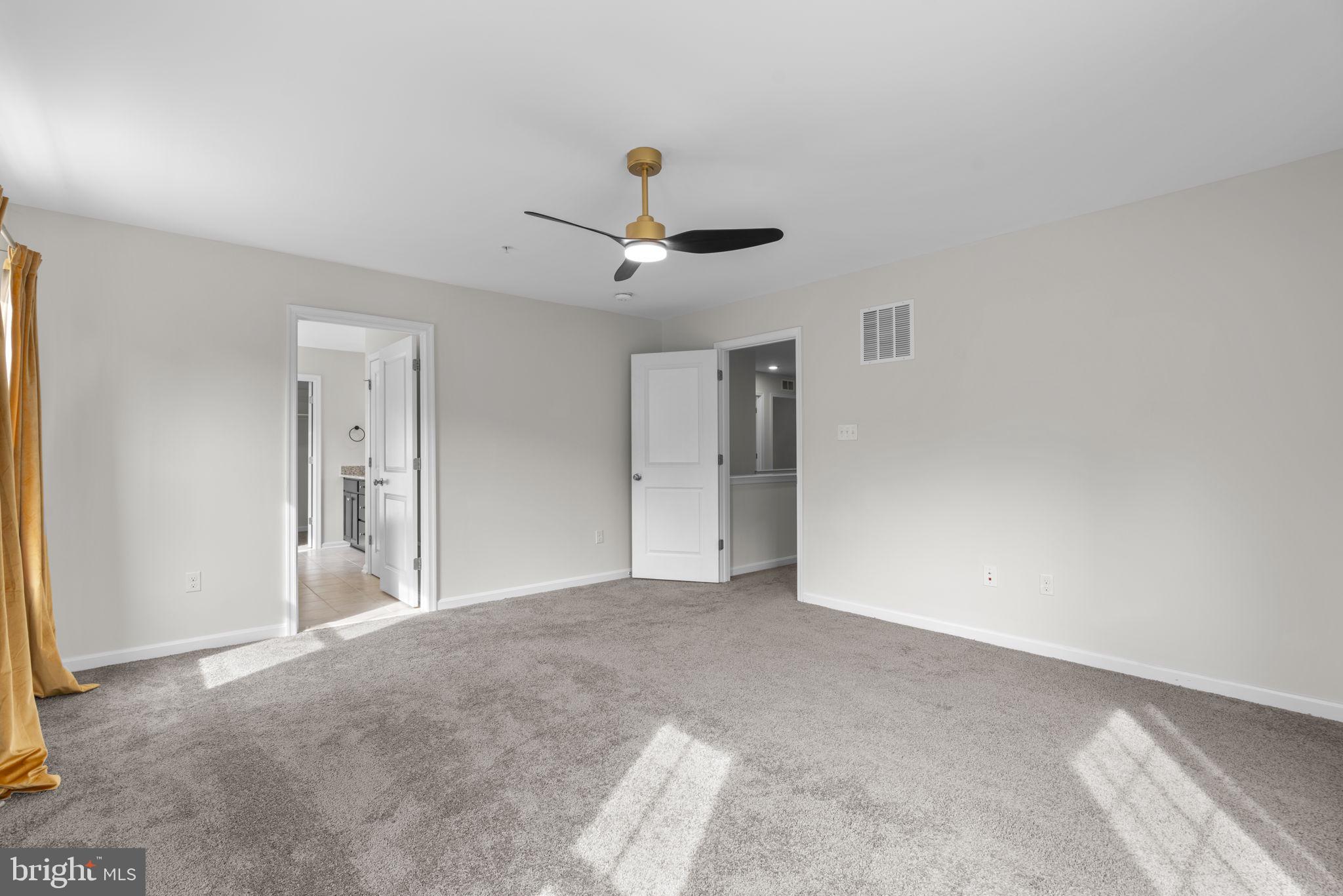 HONEYSUCKLE RIDGE - Residential