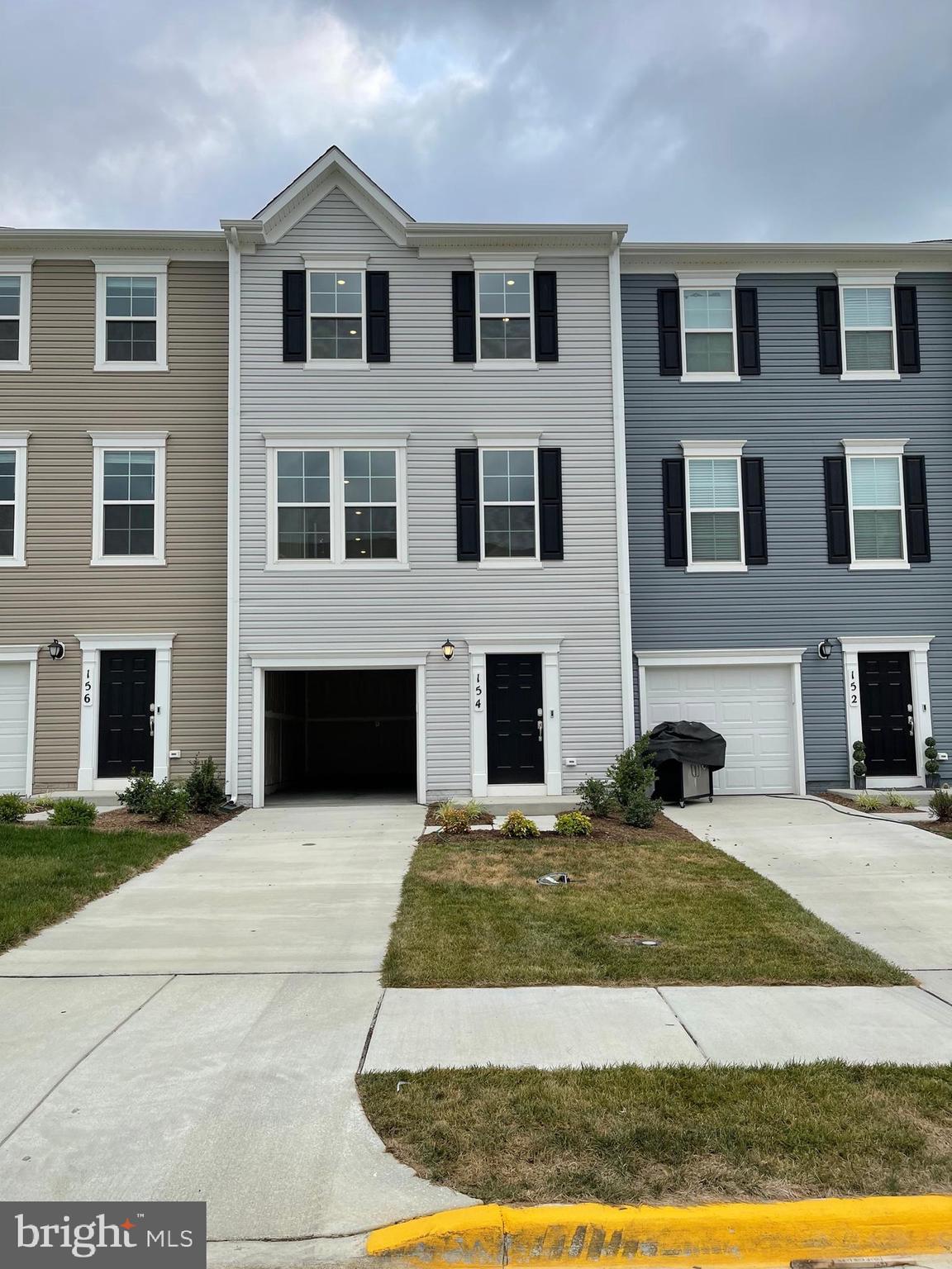 SENSENY VILLAGE - Residential Lease