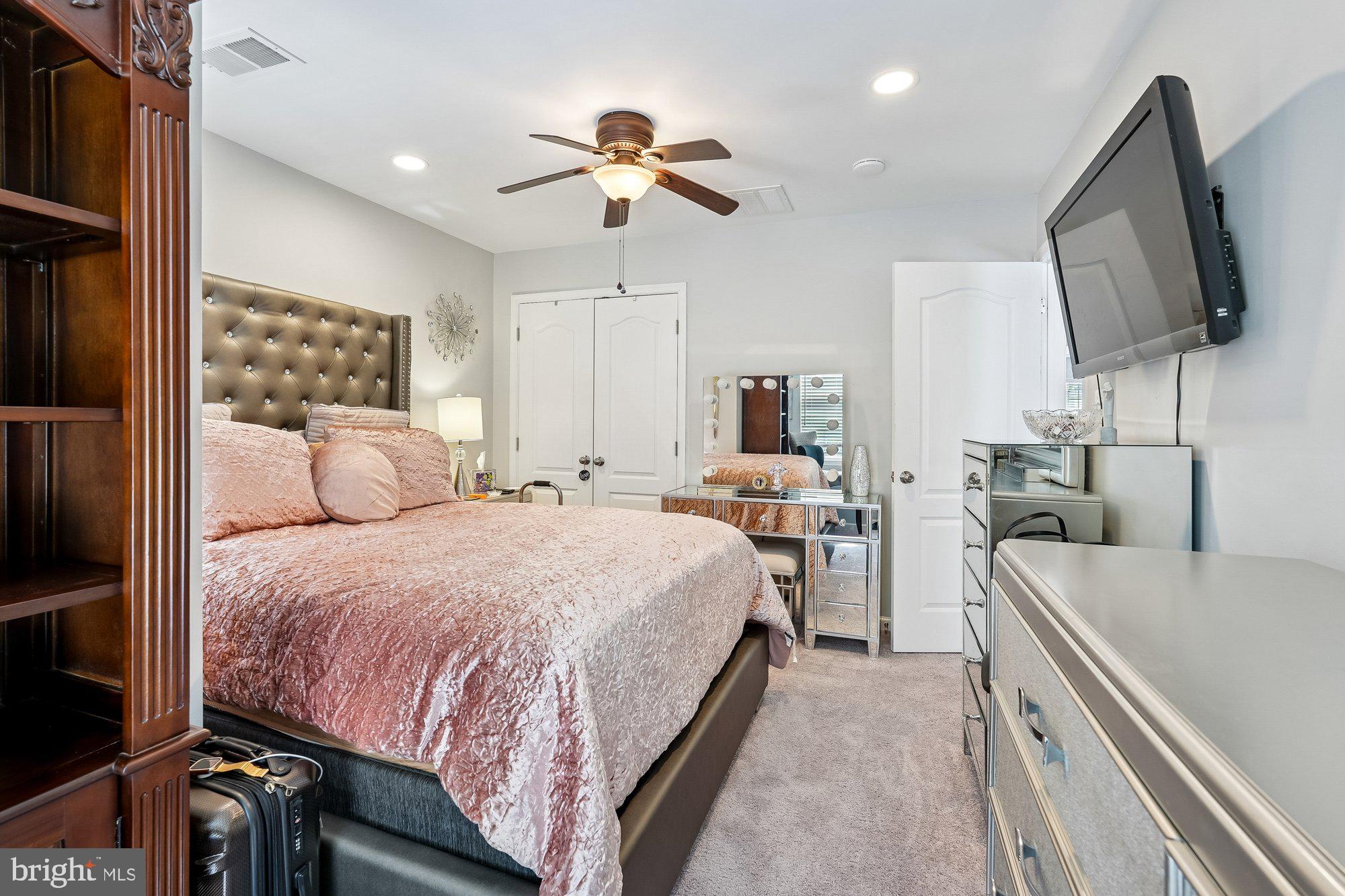 GATEWAY COMMONS - Residential