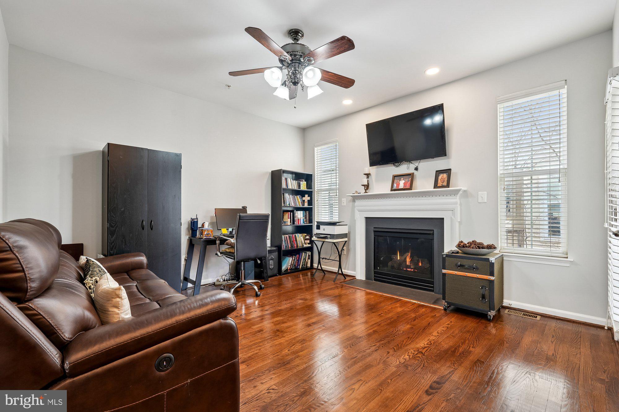 GATEWAY COMMONS - Residential