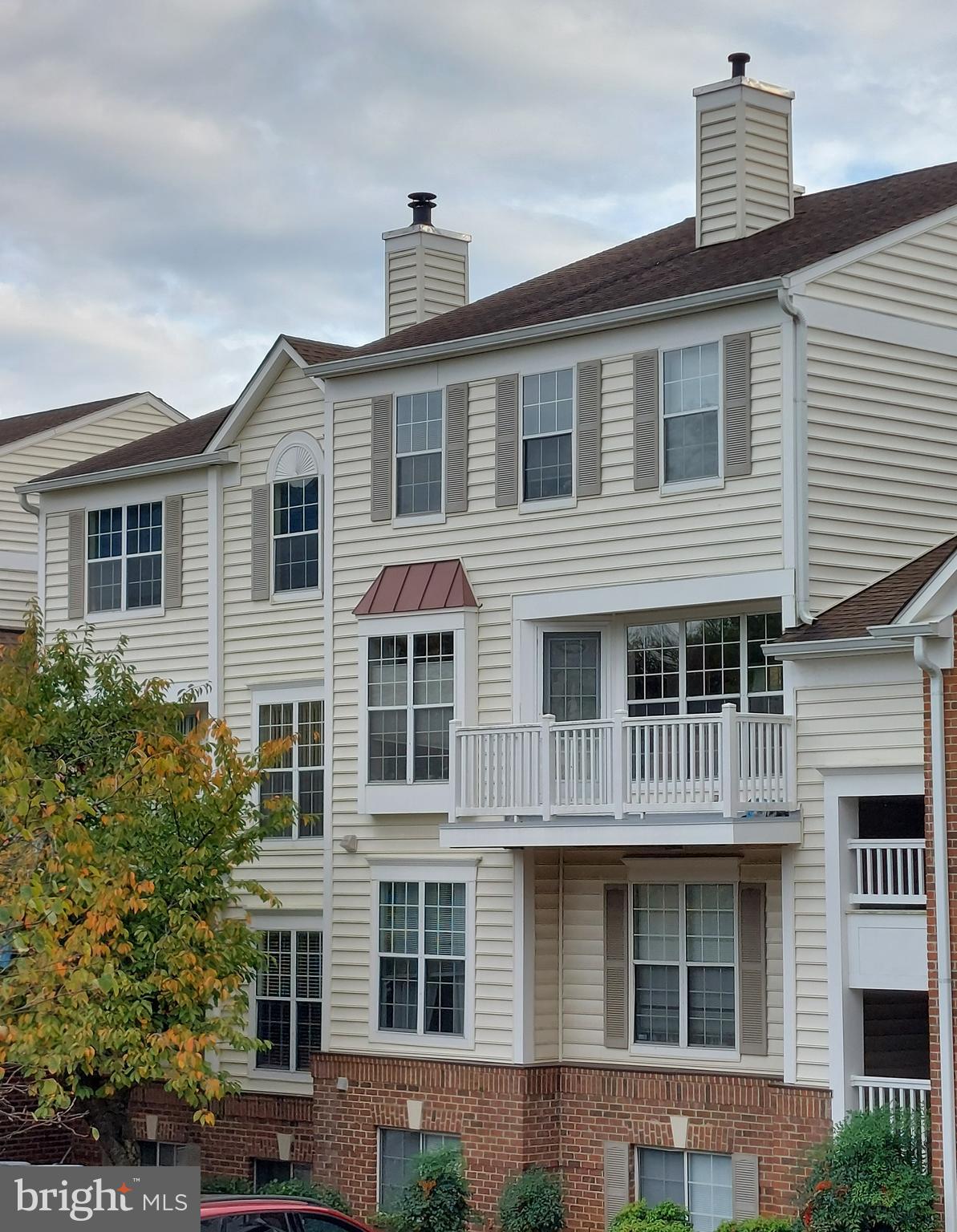 46893 EATON TERRACE 300