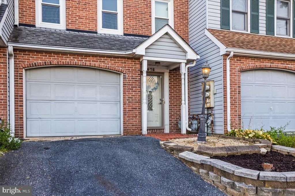 Photo of 678 Topaz Drive, LANCASTER, PA 17603 (MLS # PALA2075968)