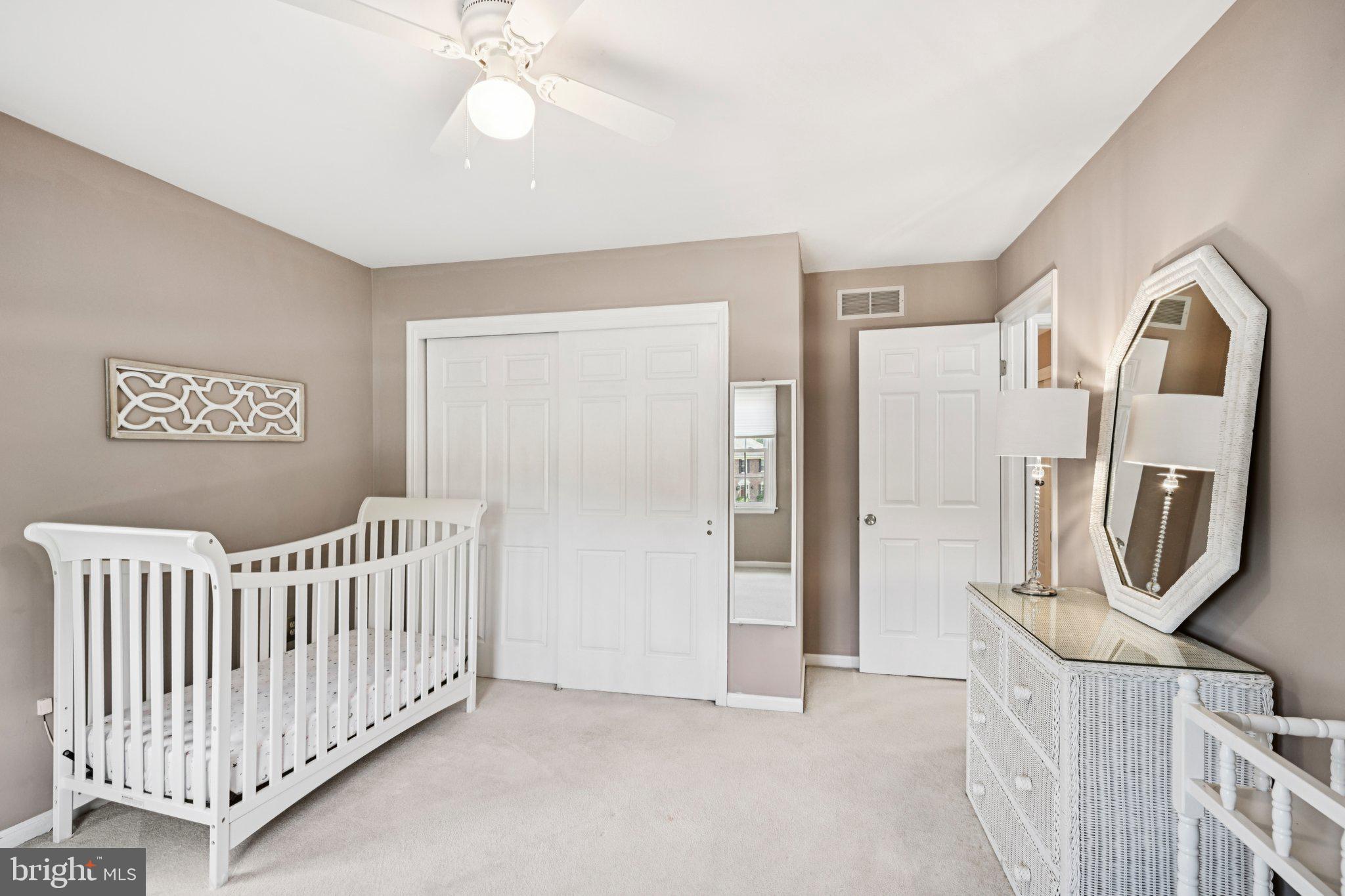 LOCKWOOD CHASE - Residential