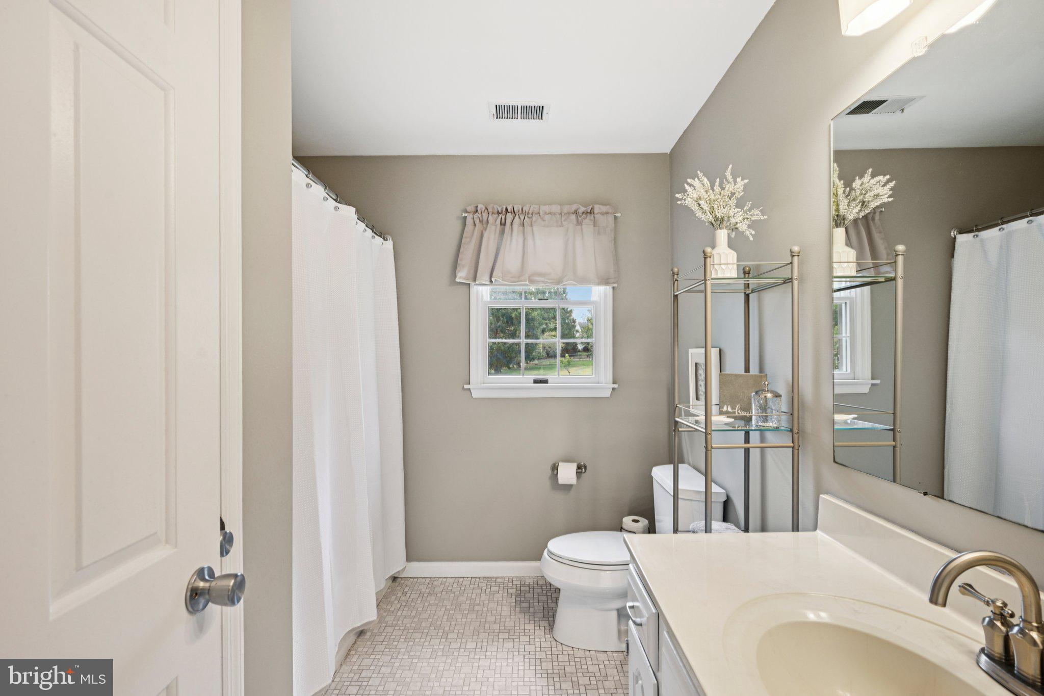 LOCKWOOD CHASE - Residential