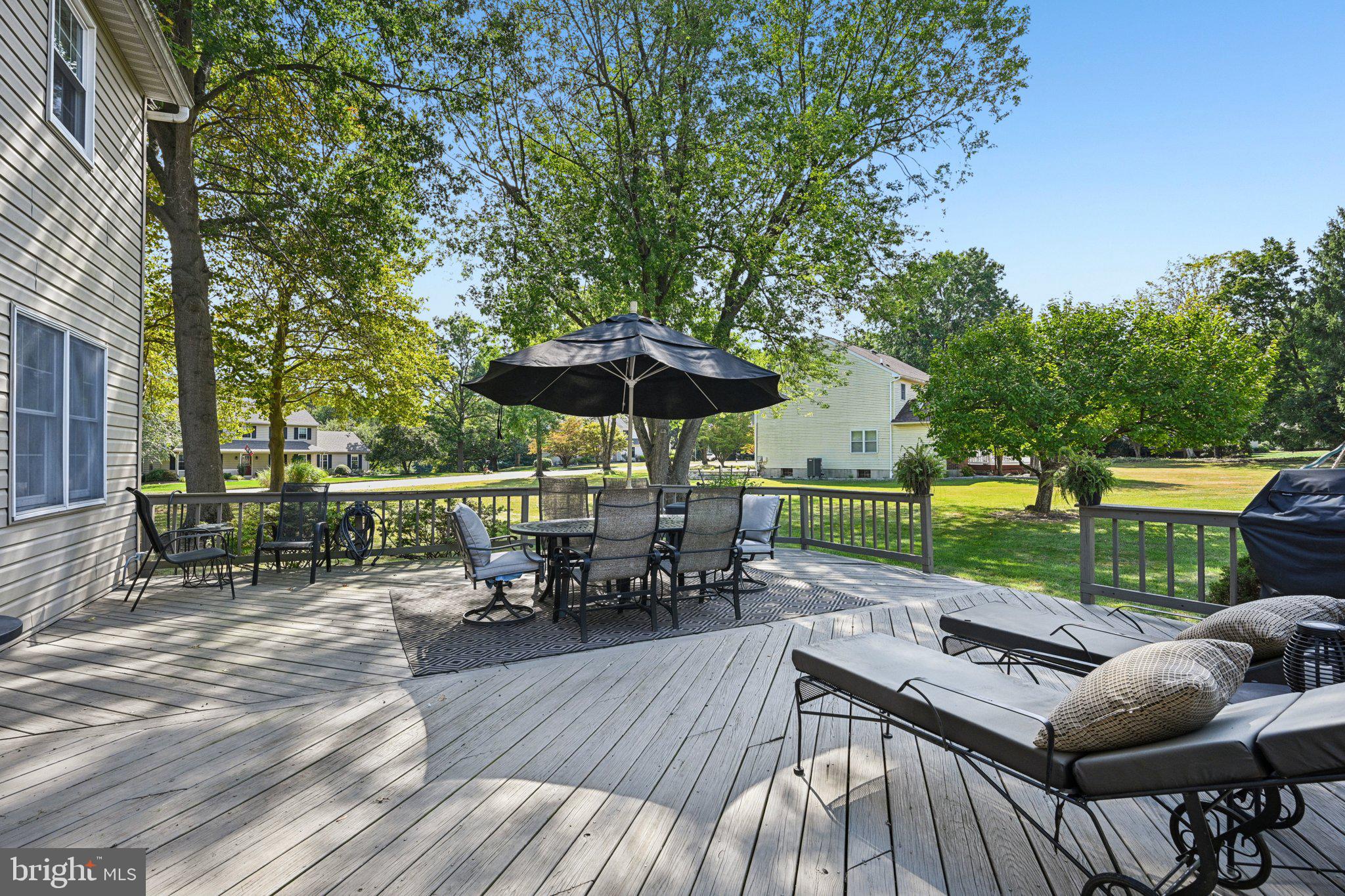 LOCKWOOD CHASE - Residential